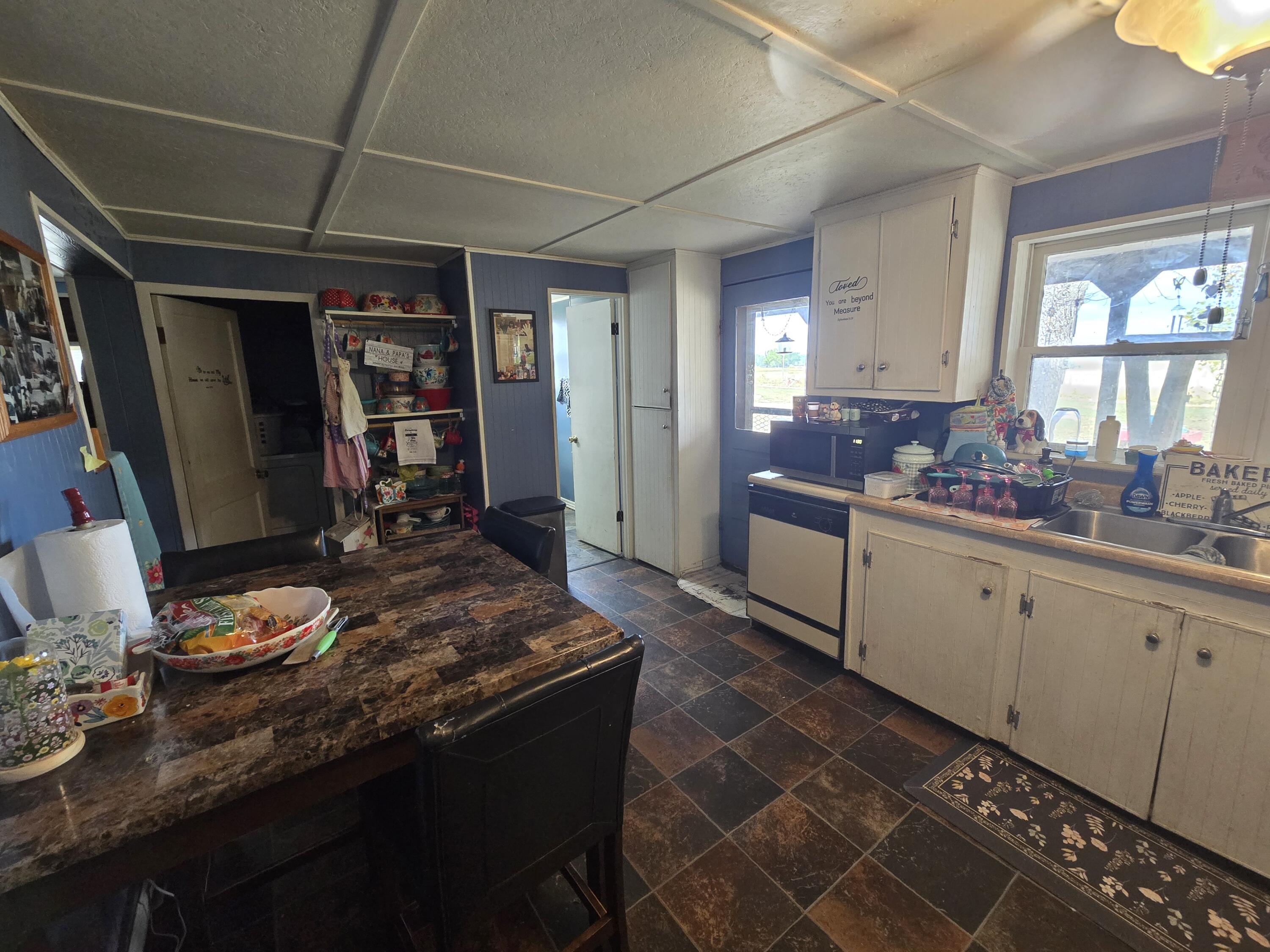946 County Road 3670 Property Photo 37