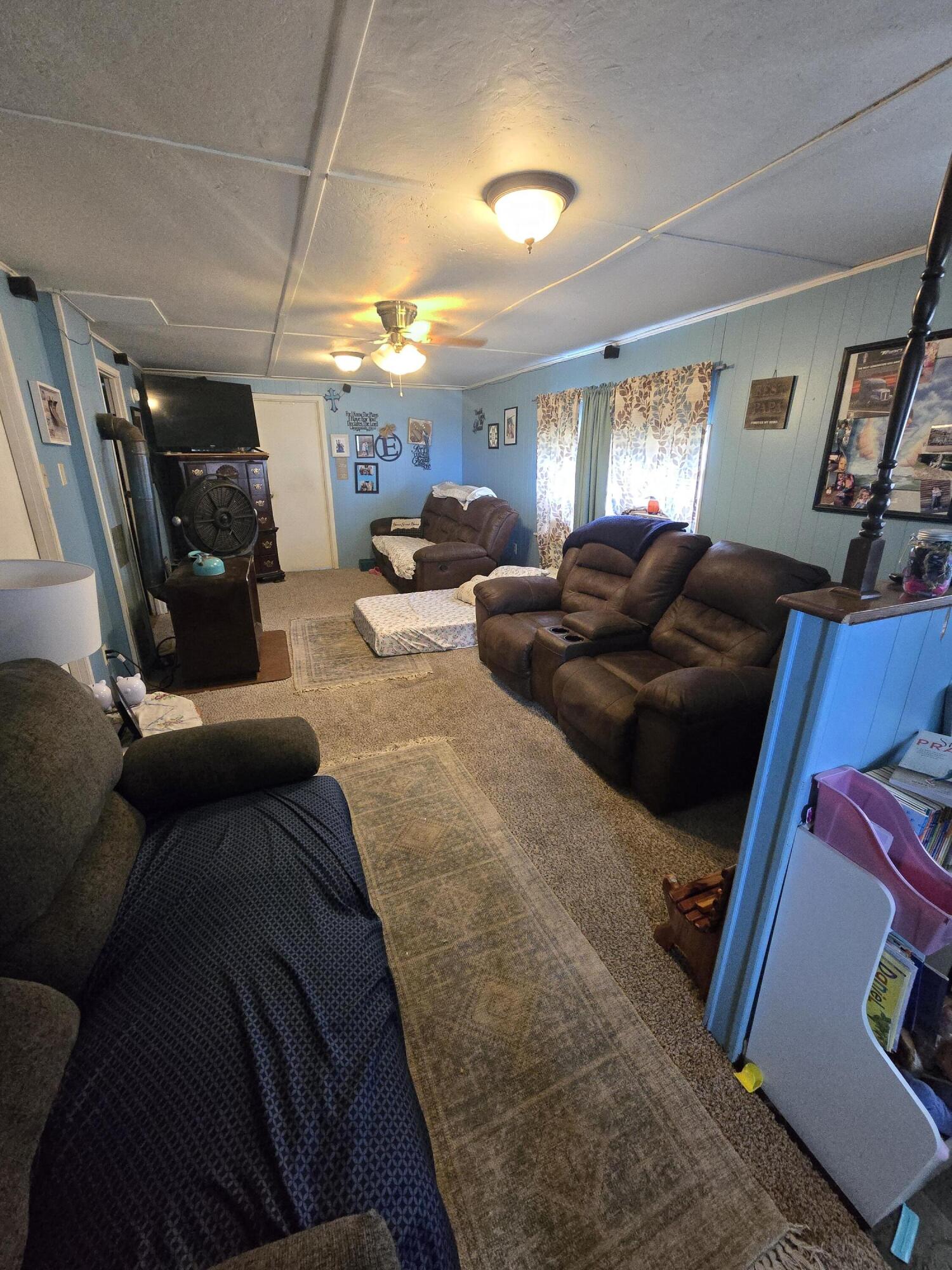 946 County Road 3670 Property Photo 40