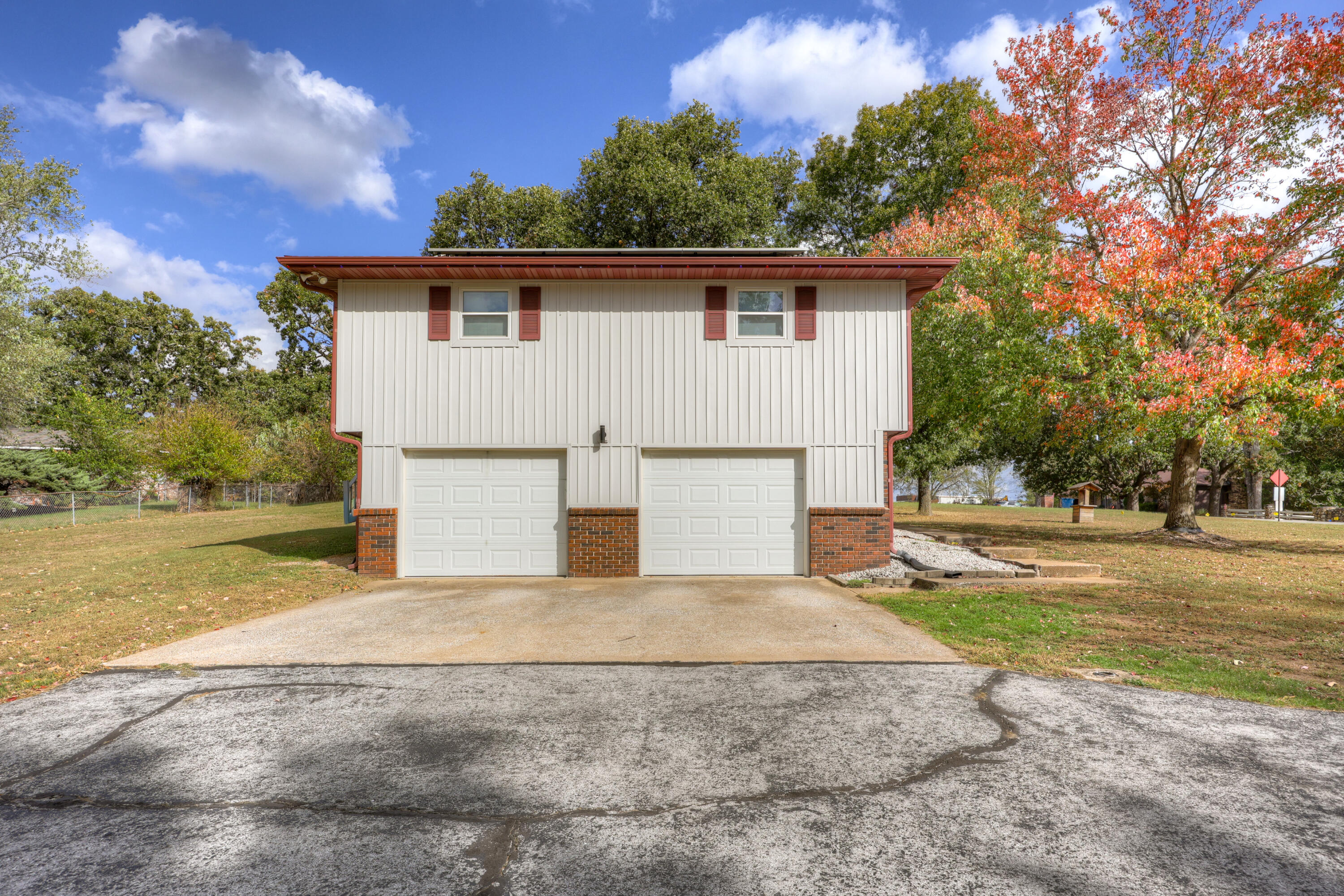 2905 Southern Hills Drive Property Photo 5
