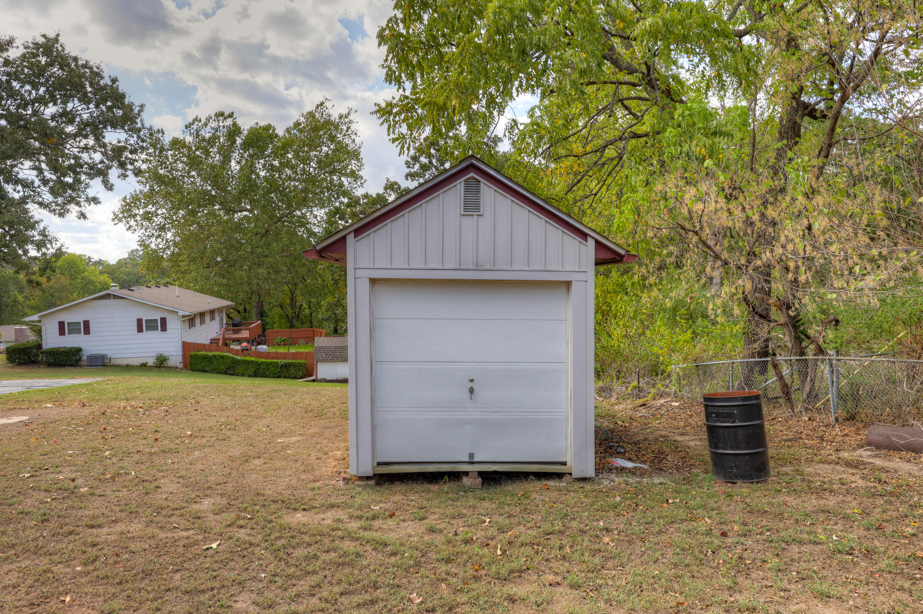 2905 Southern Hills Drive Property Photo 8