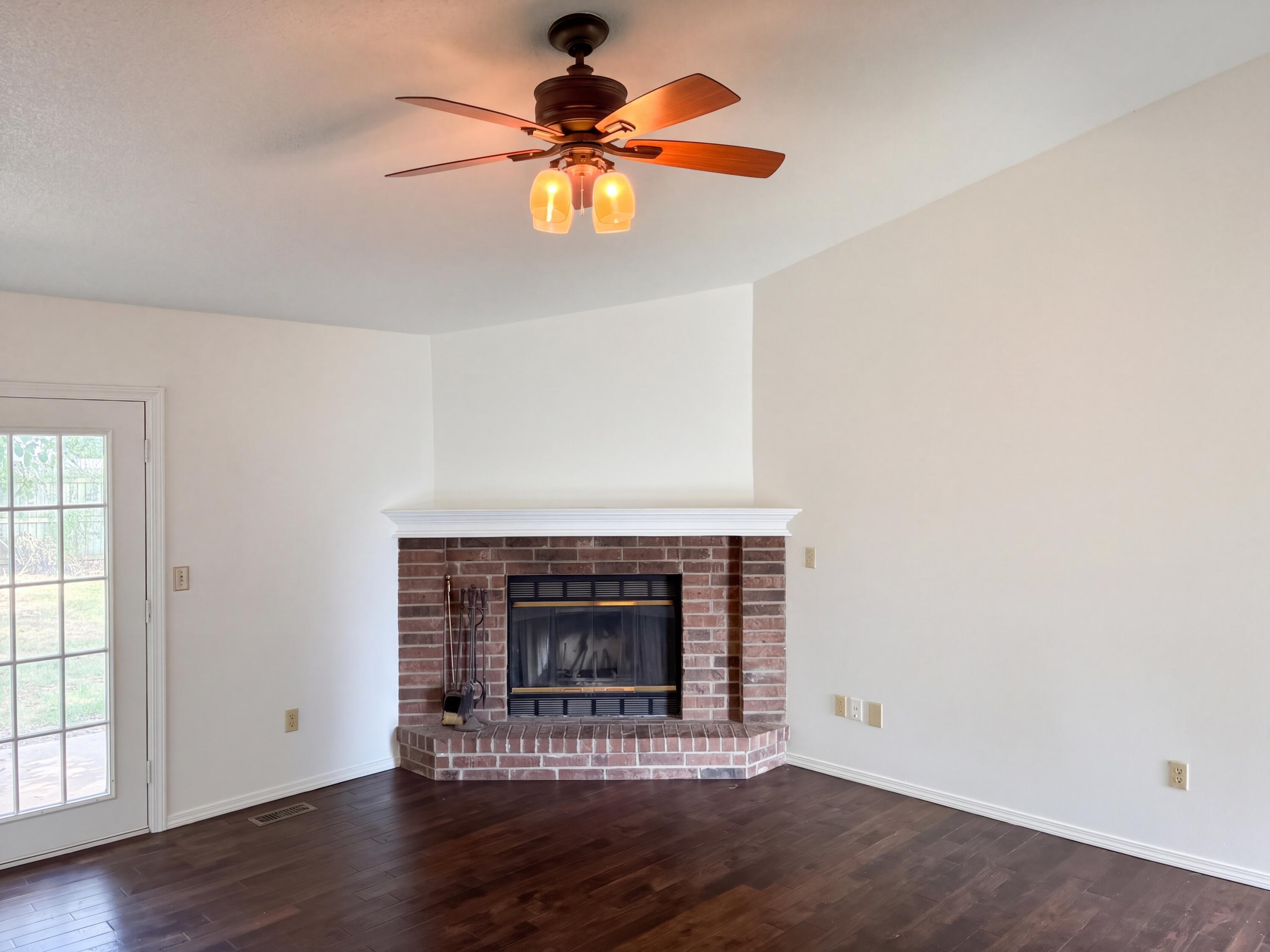 3651 South Meadowlark Avenue Property Photo 8
