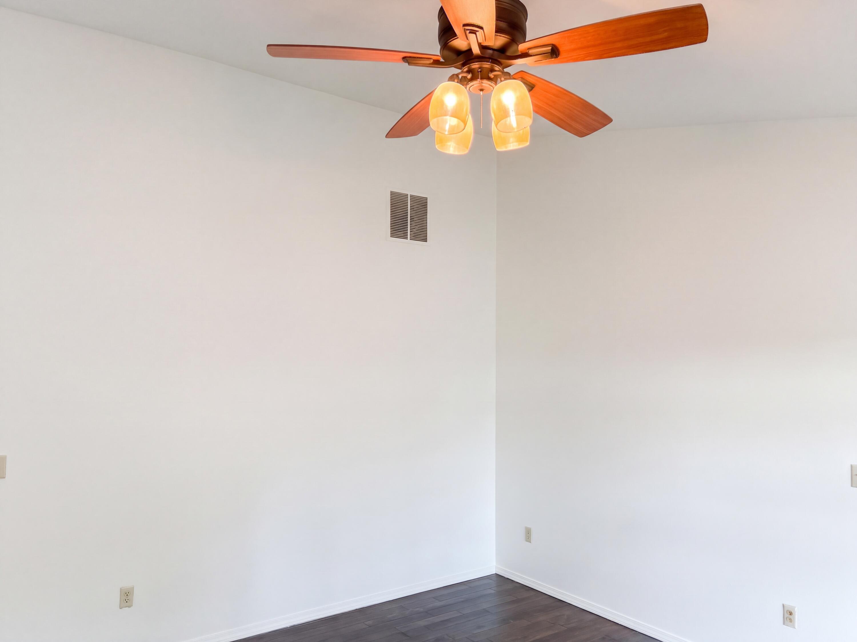3651 South Meadowlark Avenue Property Photo 9