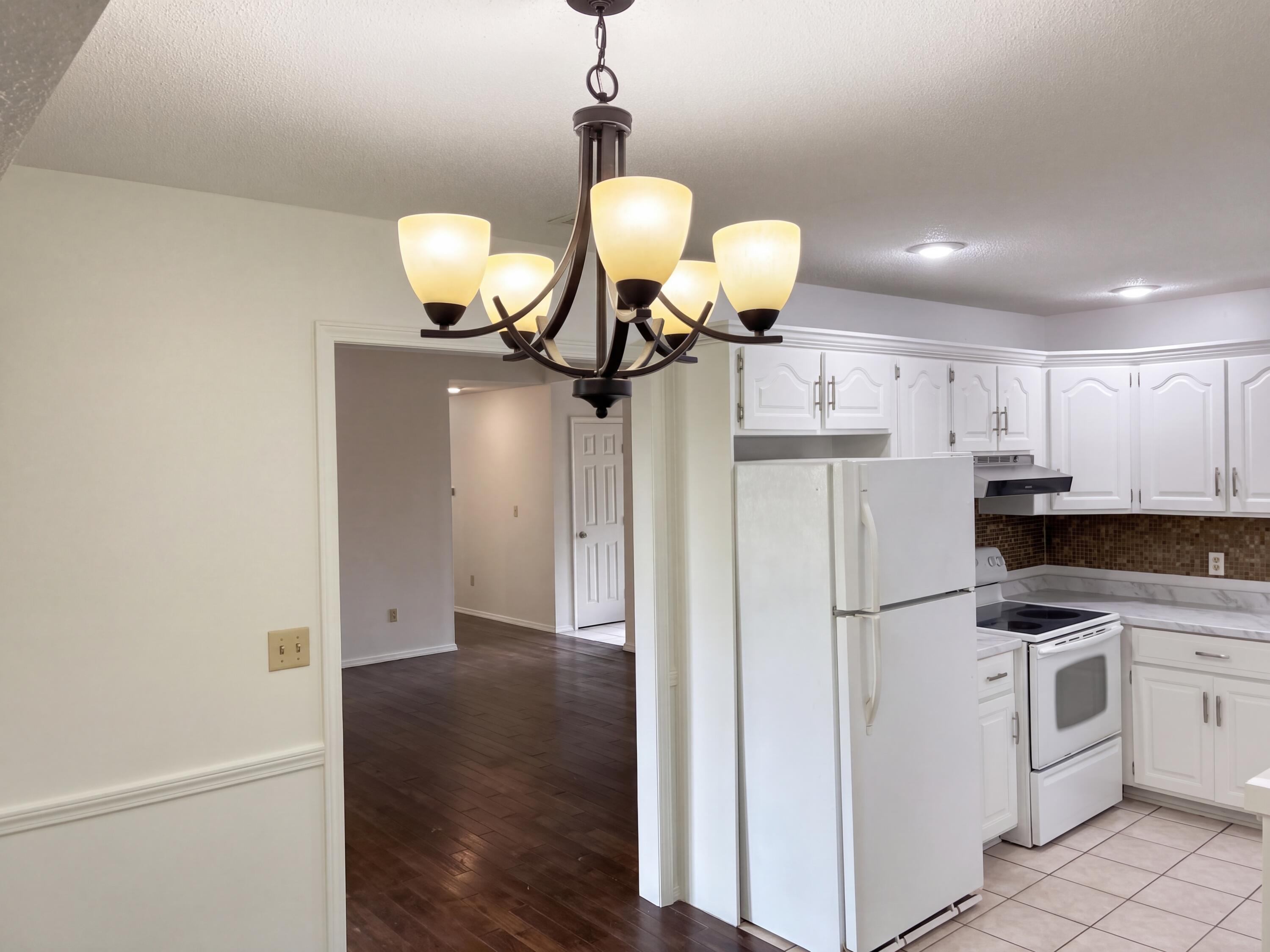 3651 South Meadowlark Avenue Property Photo 11