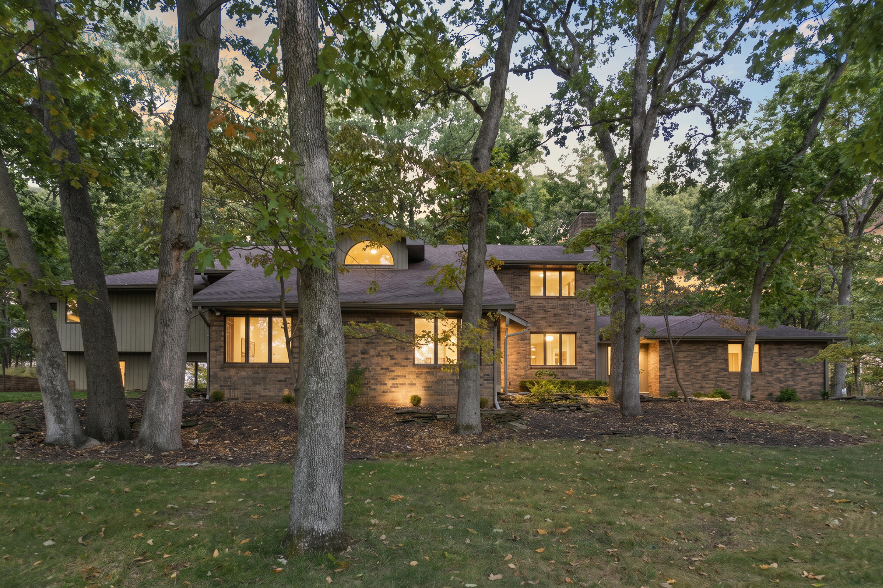4915 East Royal Drive Property Photo 1