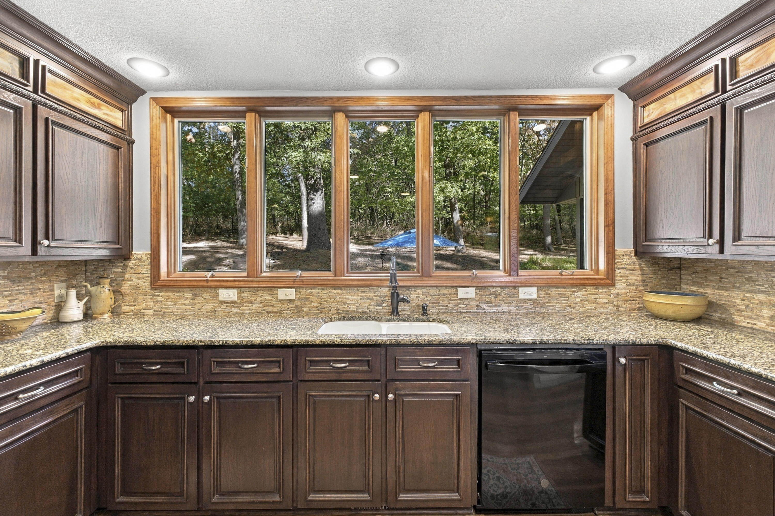4915 East Royal Drive Property Photo 9