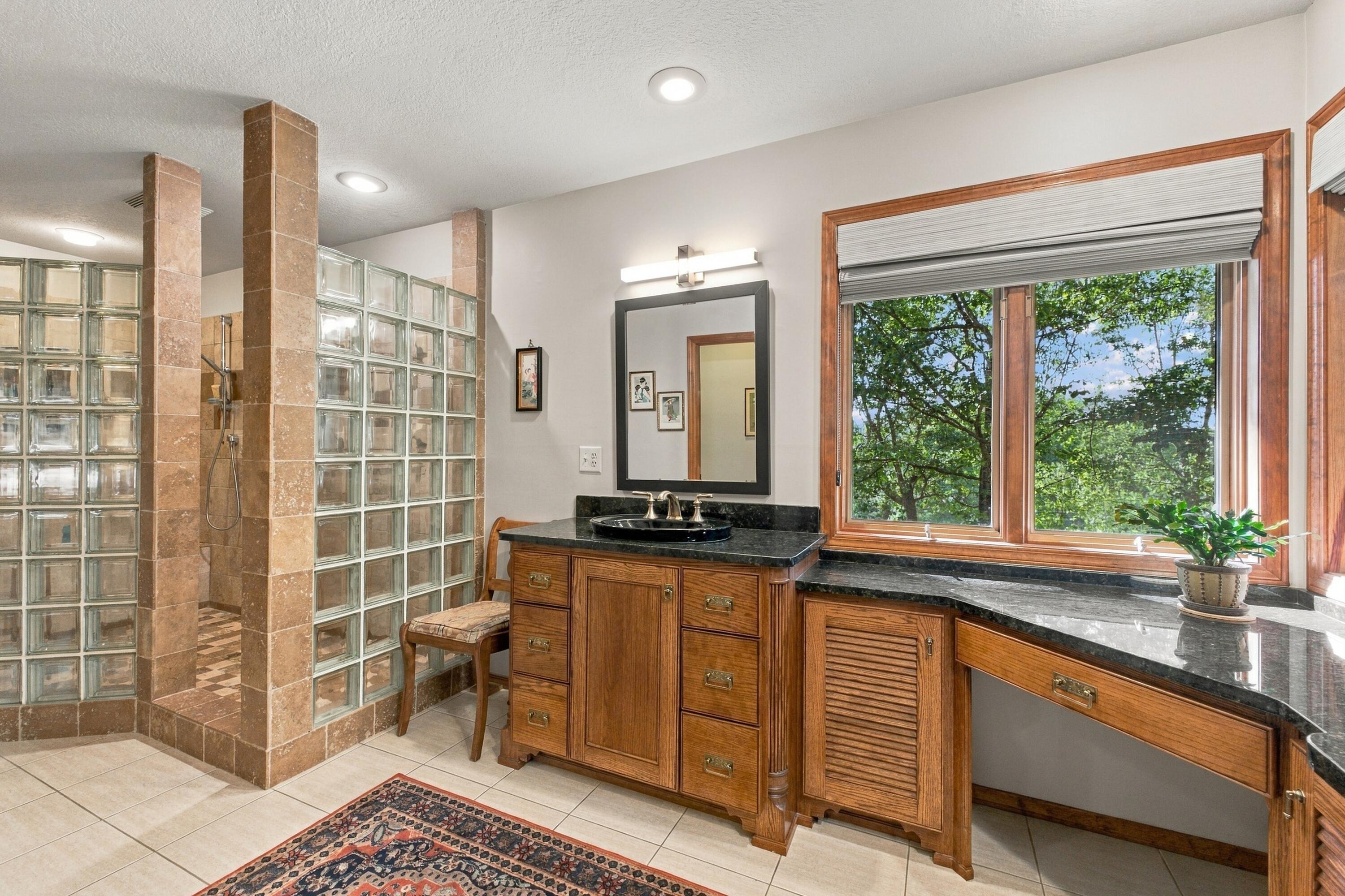 4915 East Royal Drive Property Photo 17