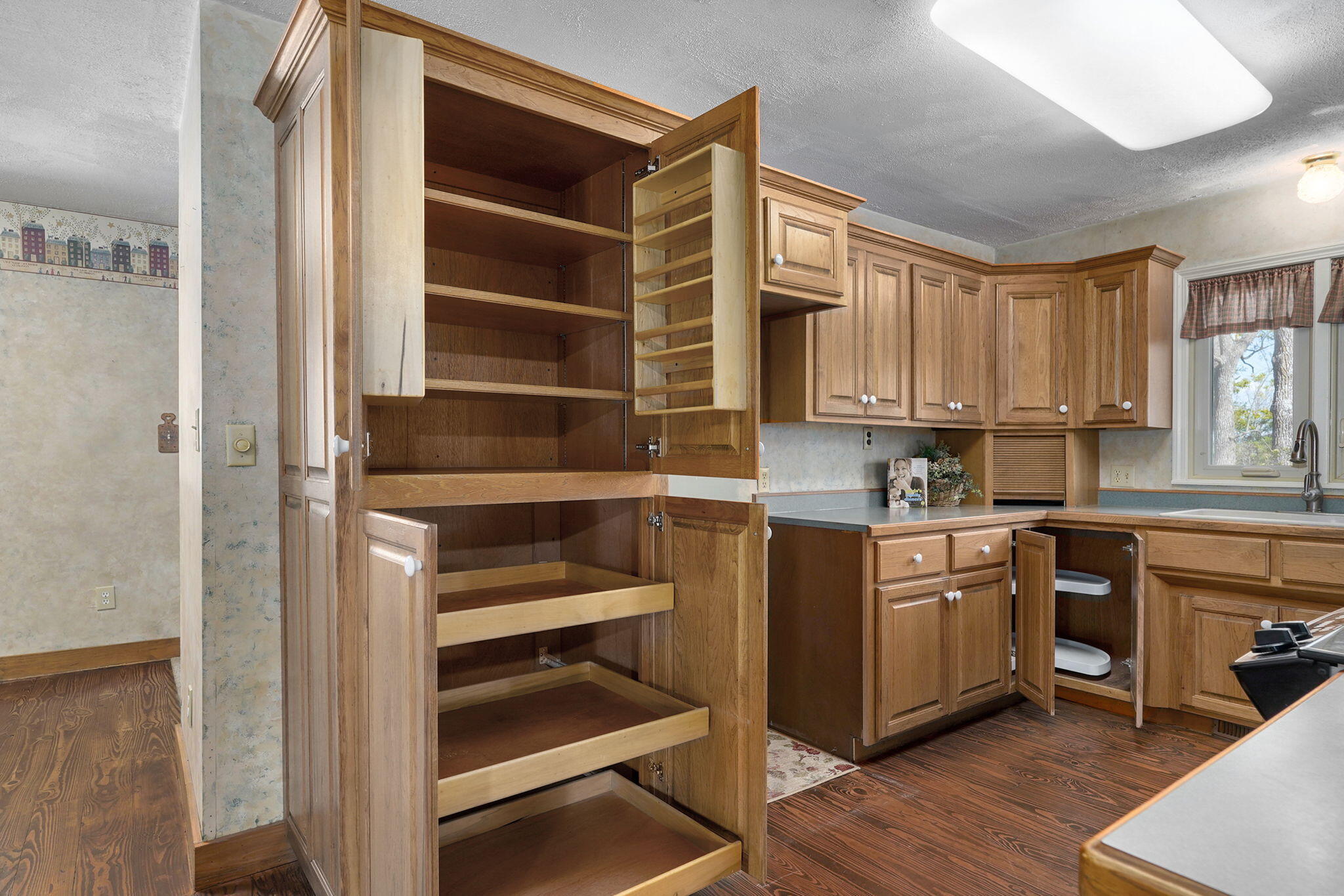 4005 West Farm Road 6 Property Photo 10