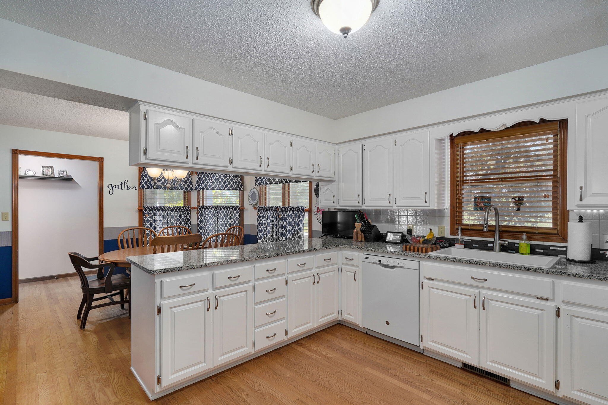 5102 South Elizabeth Avenue Property Photo 12