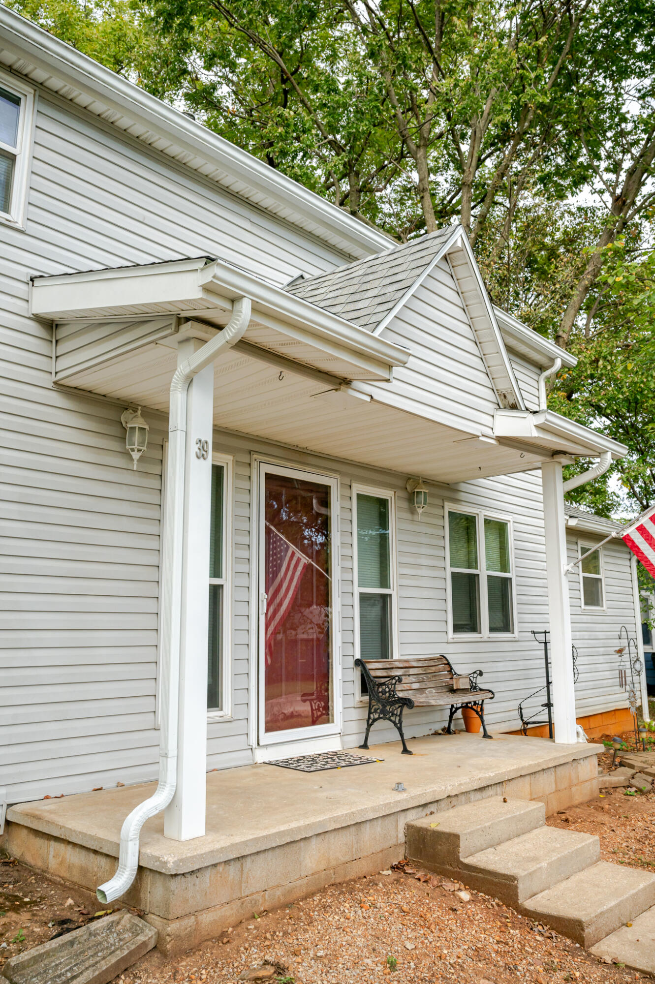 39 West Springfield Street Property Photo 3