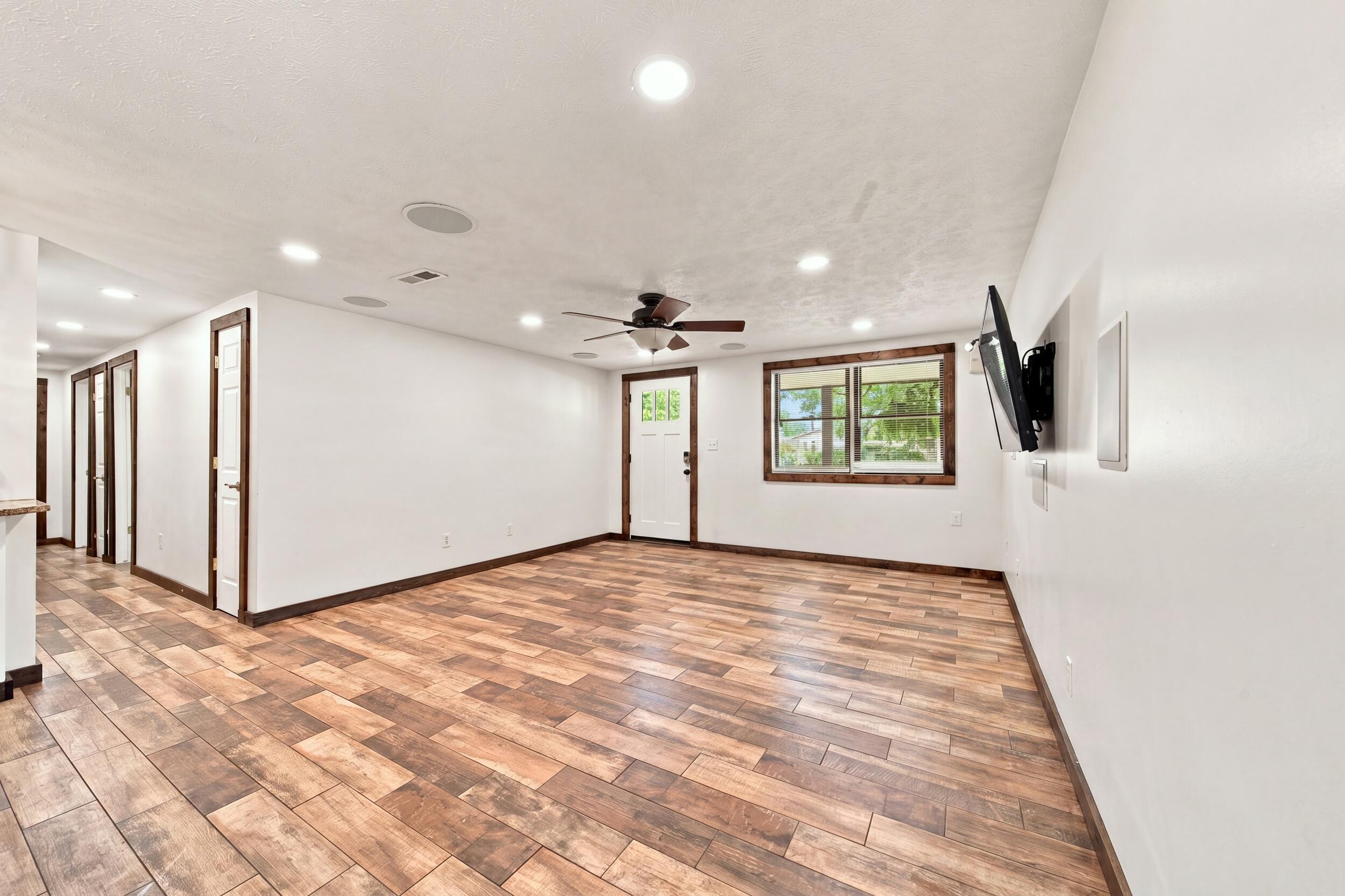 2228 East Huntington Street Property Photo 4