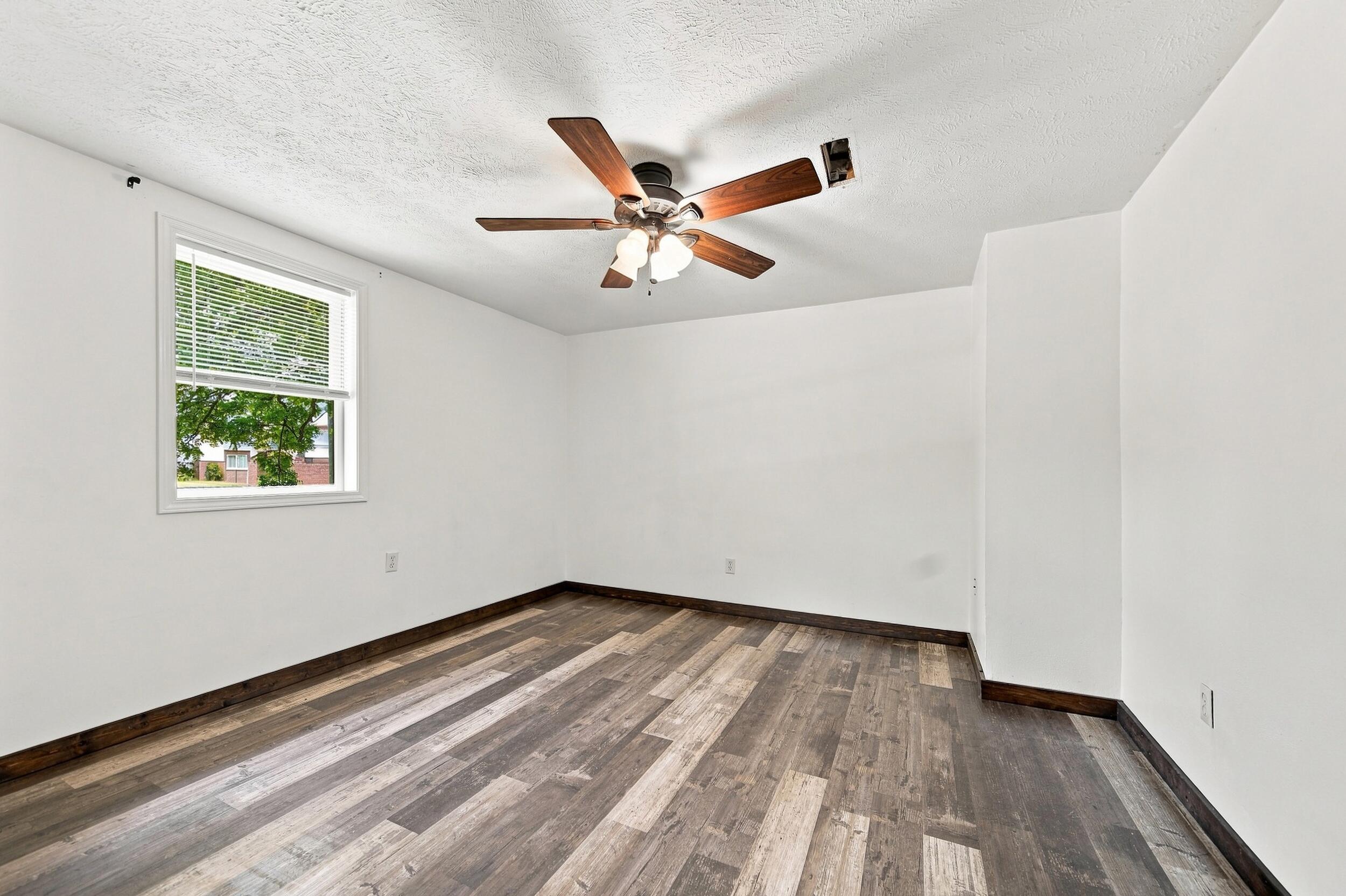 2228 East Huntington Street Property Photo 8
