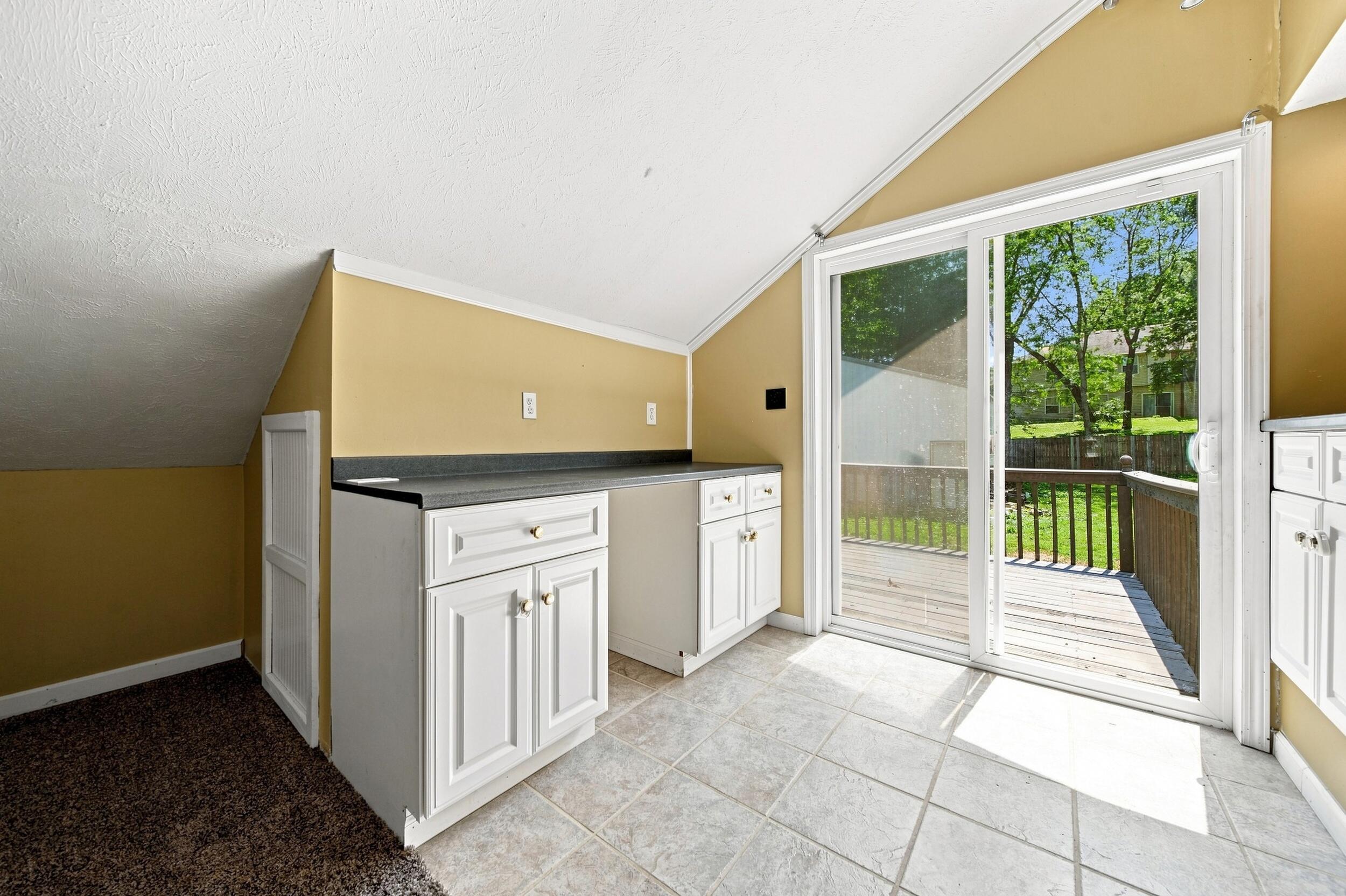 2228 East Huntington Street Property Photo 36