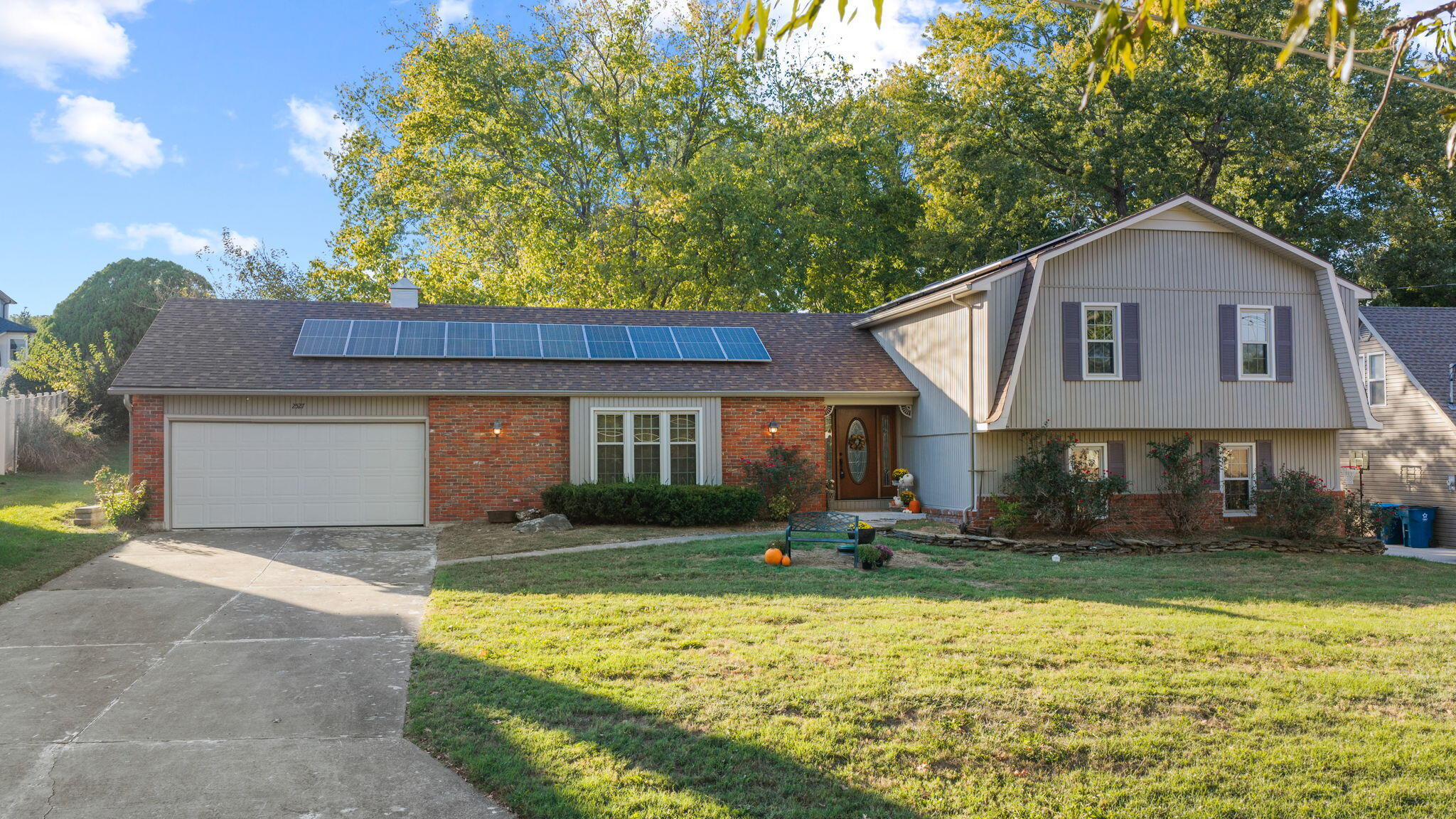 2527 South Camber Avenue Property Photo 2
