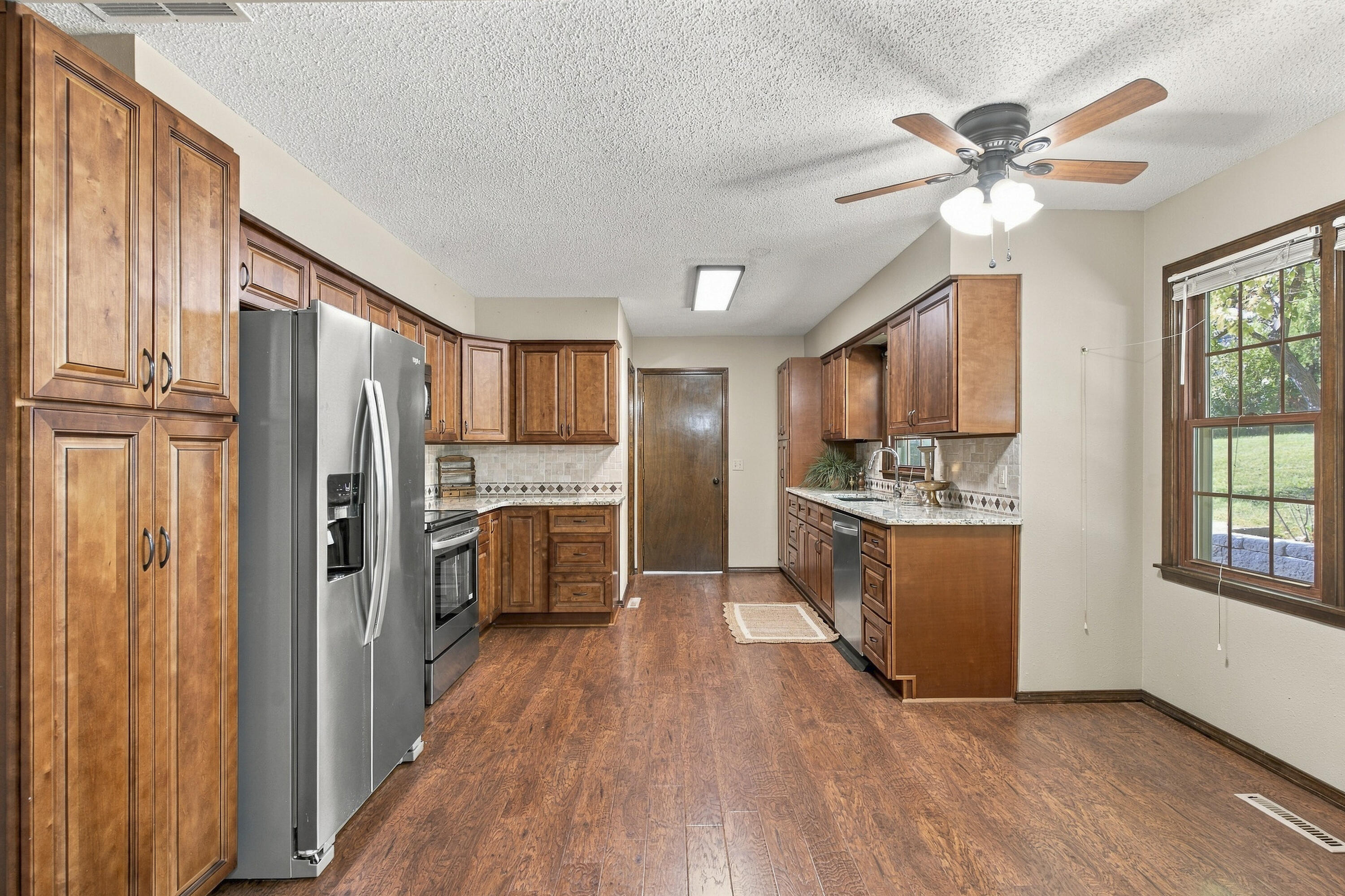2527 South Camber Avenue Property Photo 15