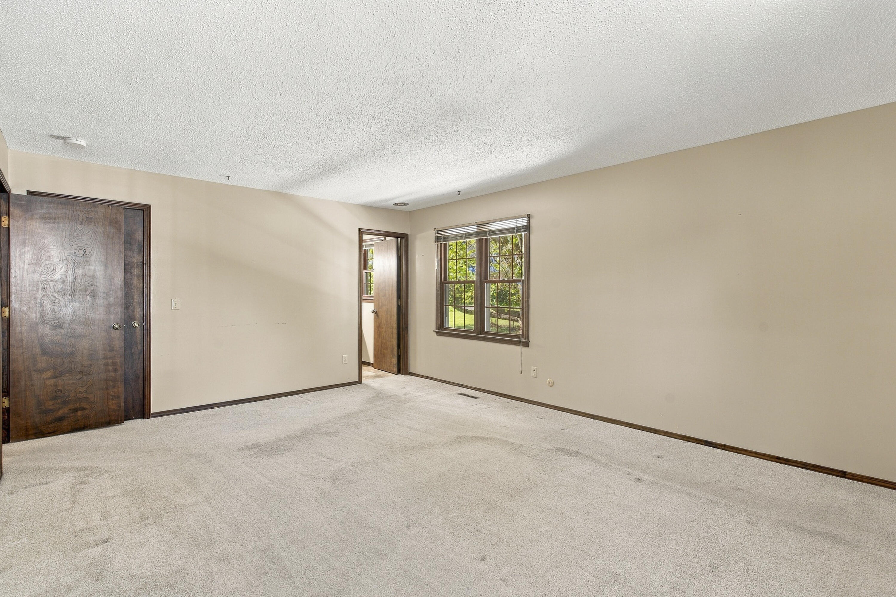 2527 South Camber Avenue Property Photo 23