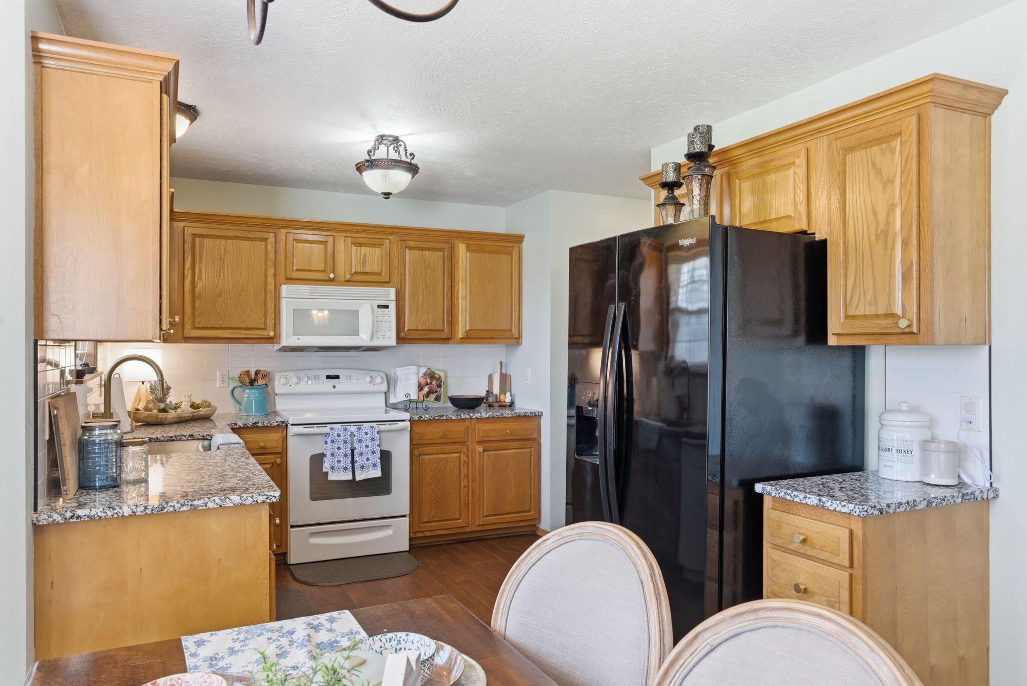 982 South Redwood Street Property Photo 12
