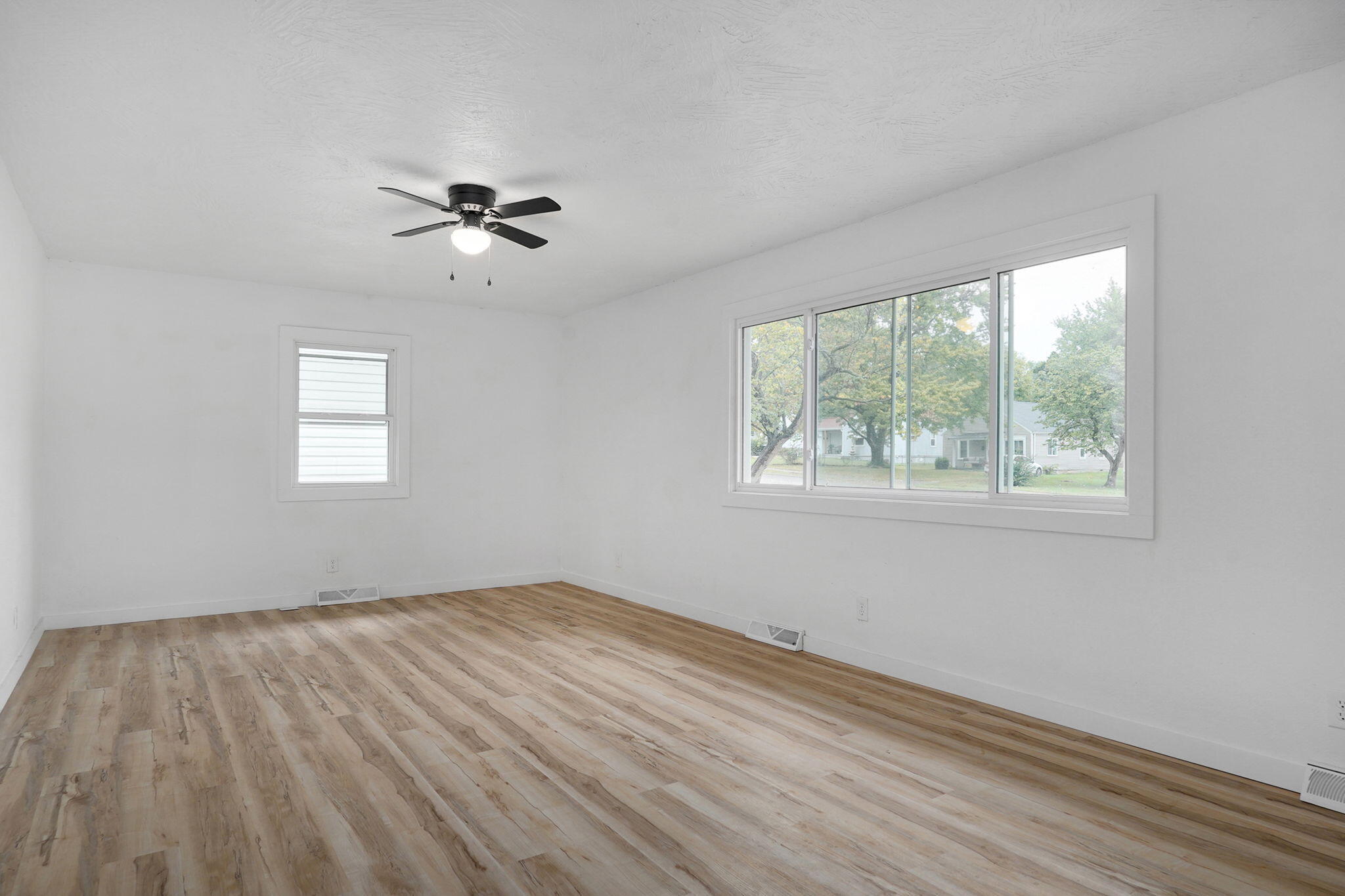 2000 East Elm Street Property Photo 4