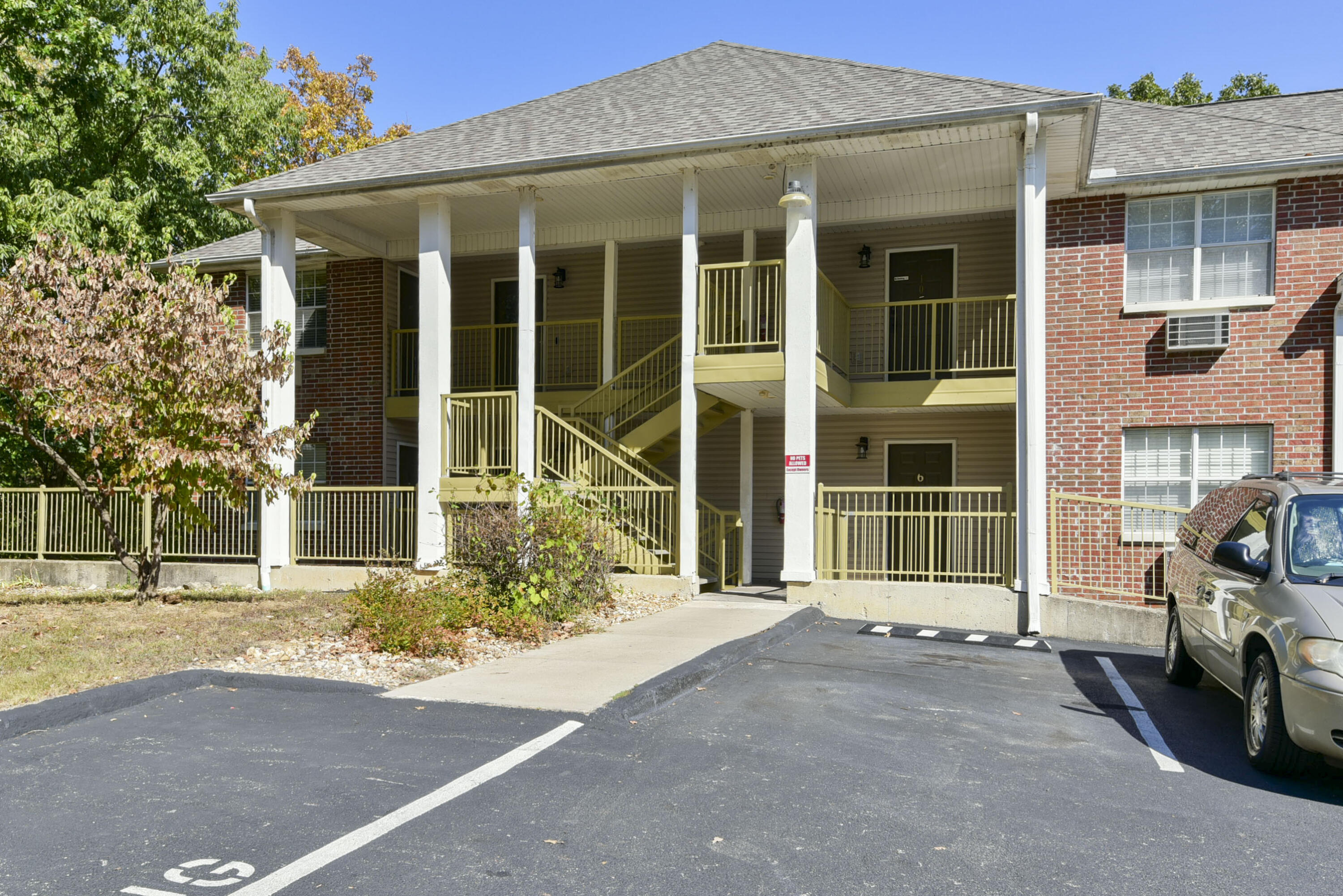 200 Golfview Drive A6 Property Photo 2
