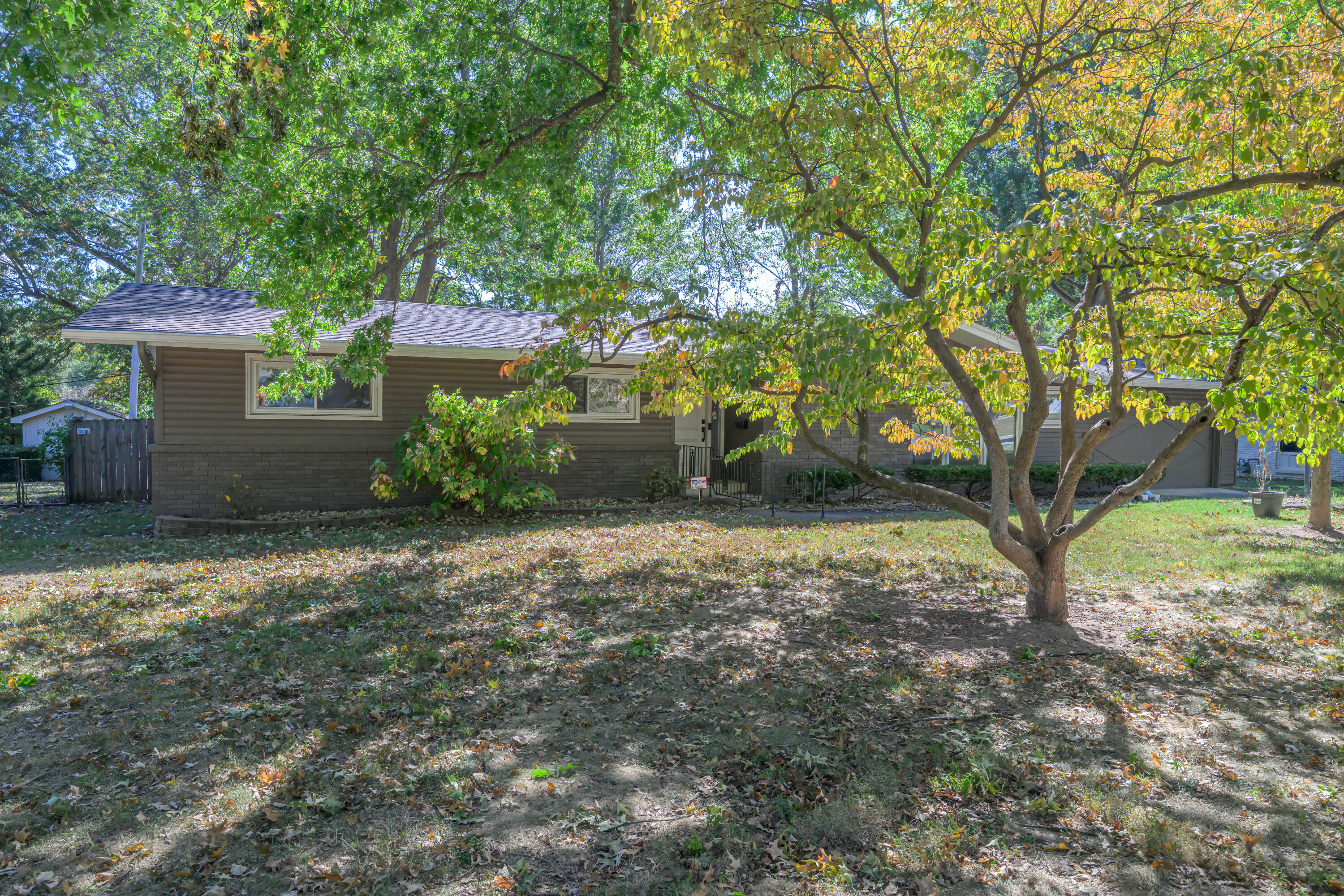 2258 East Mirabeau Street Property Photo 2