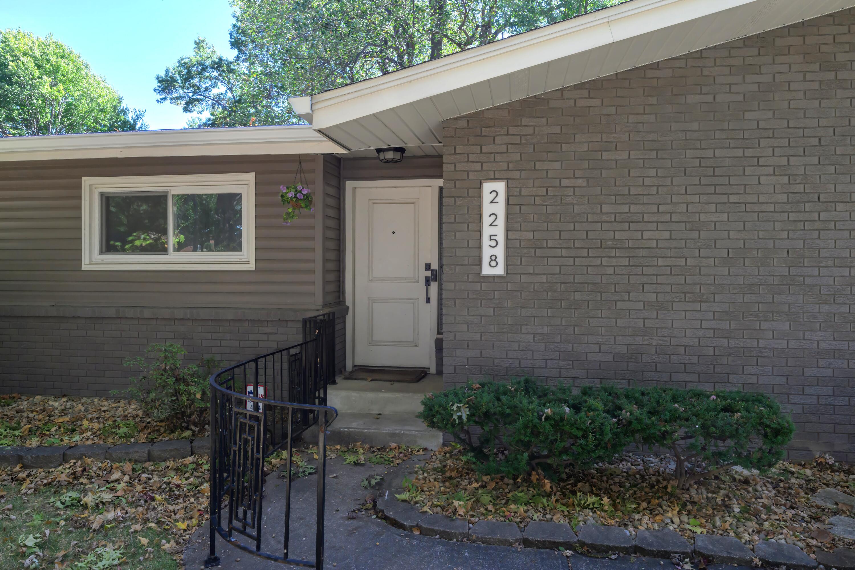 2258 East Mirabeau Street Property Photo 4