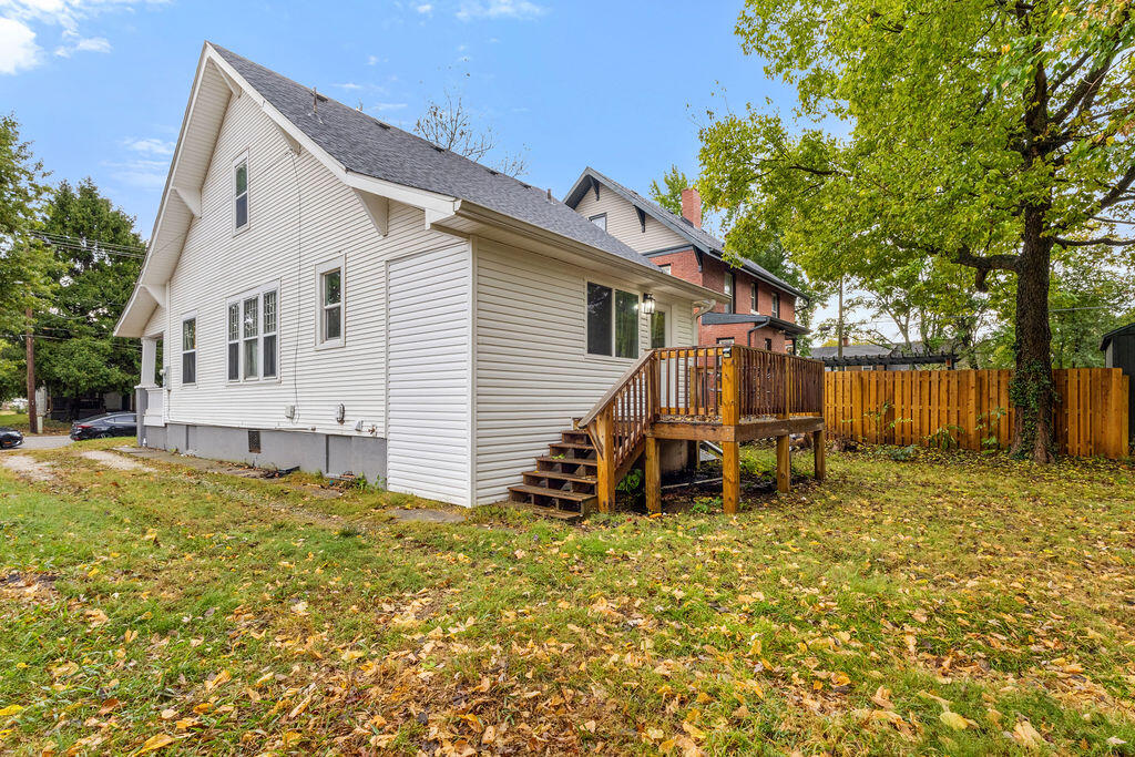 621 South Market Avenue Property Photo 3