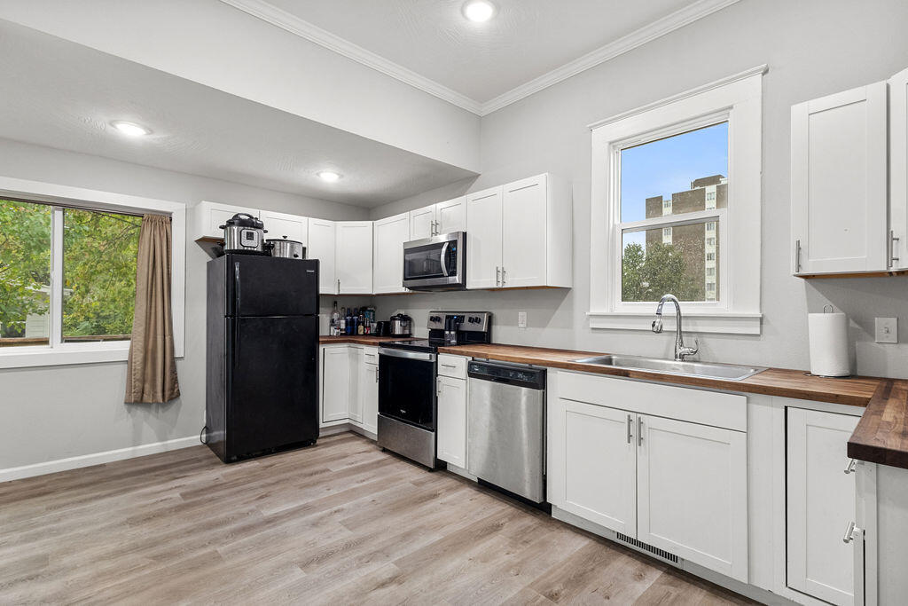 621 South Market Avenue Property Photo 14