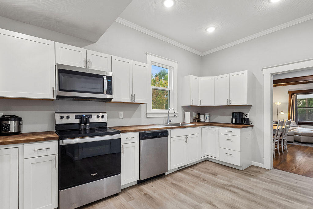 621 South Market Avenue Property Photo 15