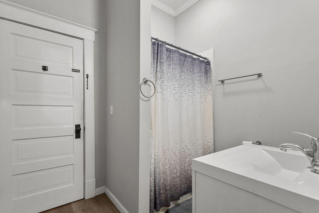621 South Market Avenue Property Photo 23