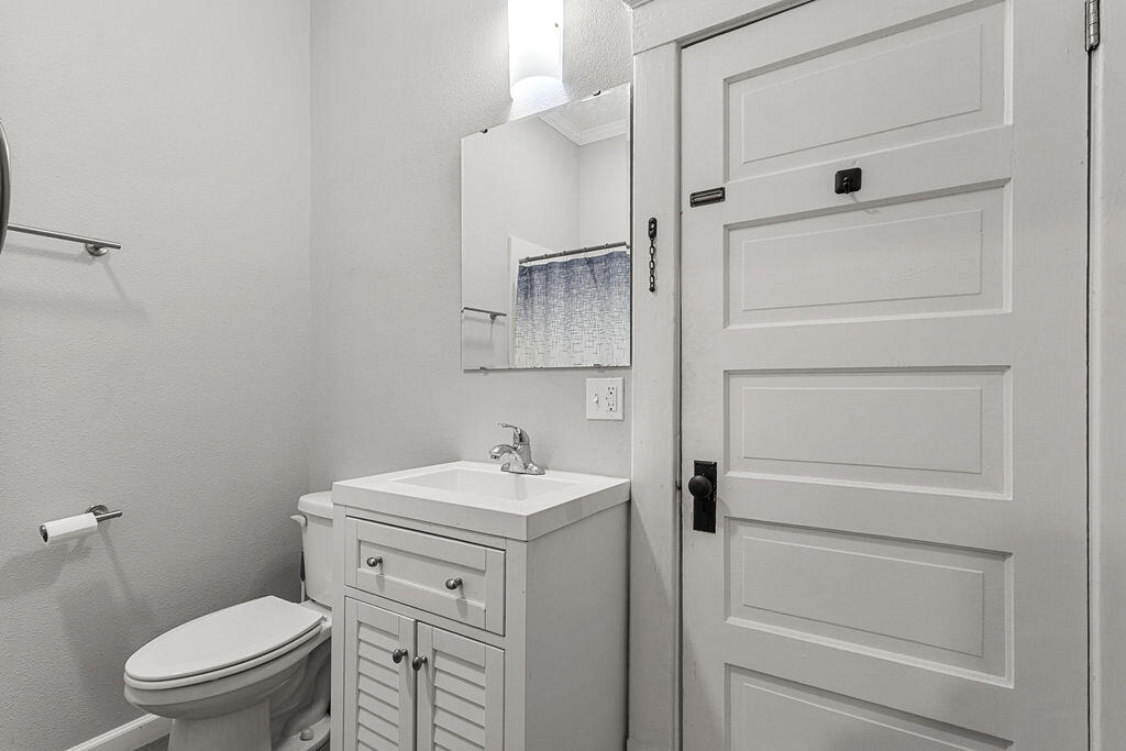 621 South Market Avenue Property Photo 24