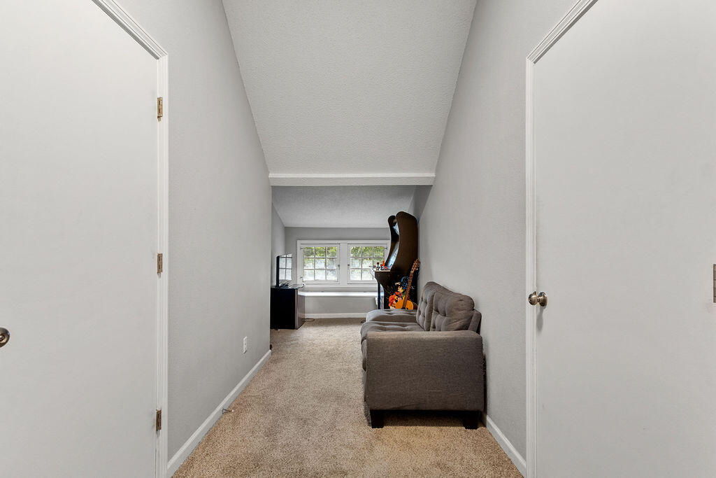 621 South Market Avenue Property Photo 25