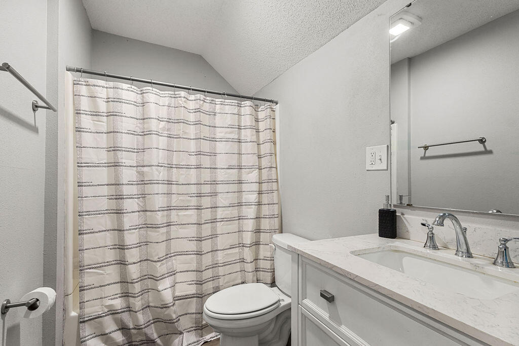 621 South Market Avenue Property Photo 29