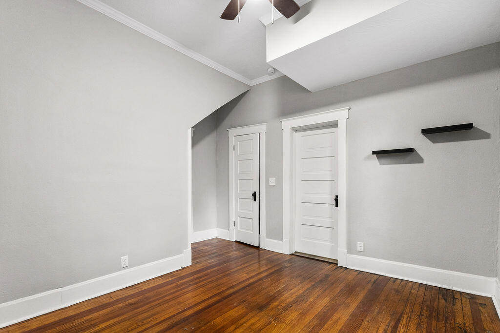 621 South Market Avenue Property Photo 30