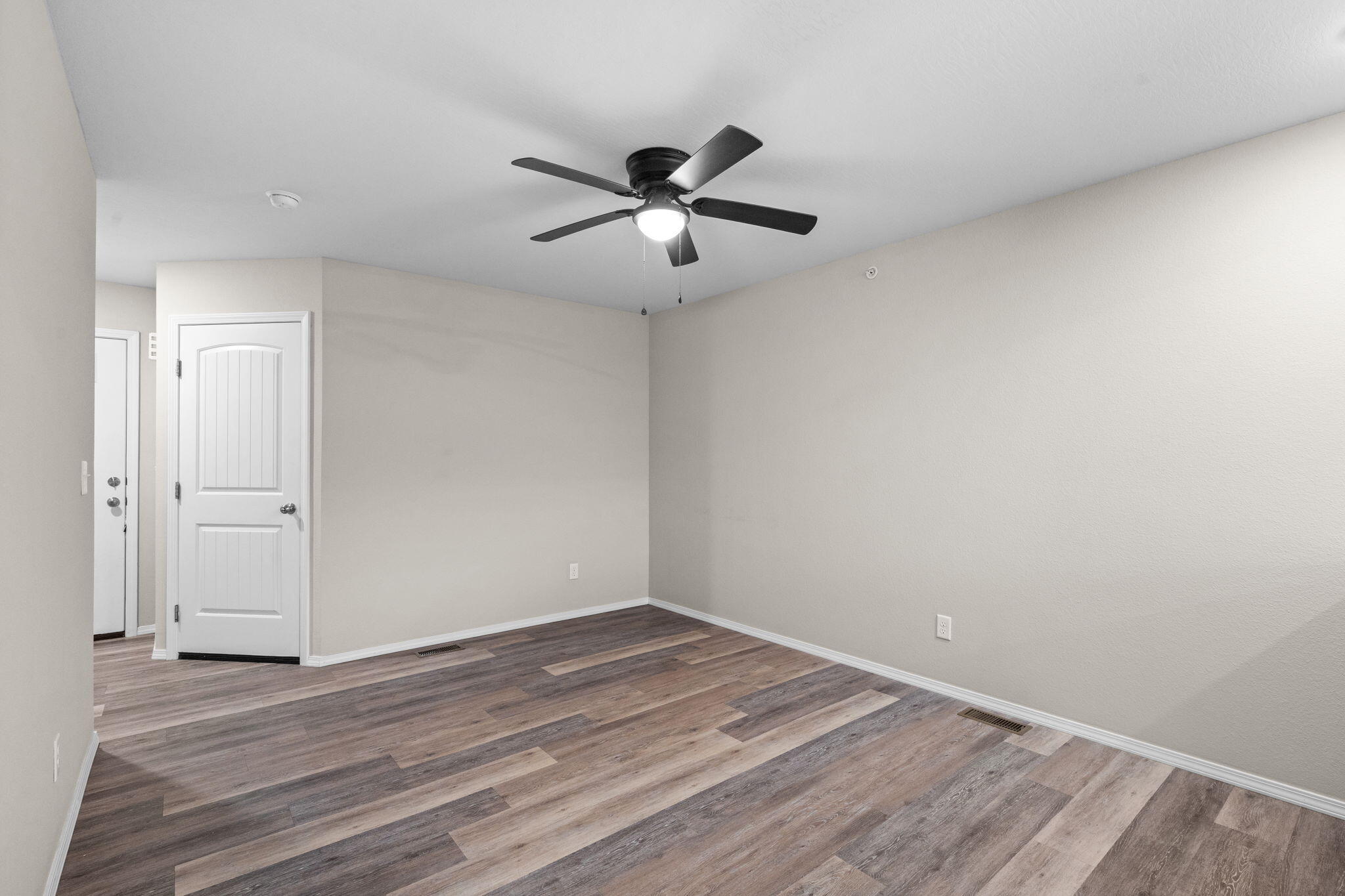 687 Turner Avenue Property Photo 7