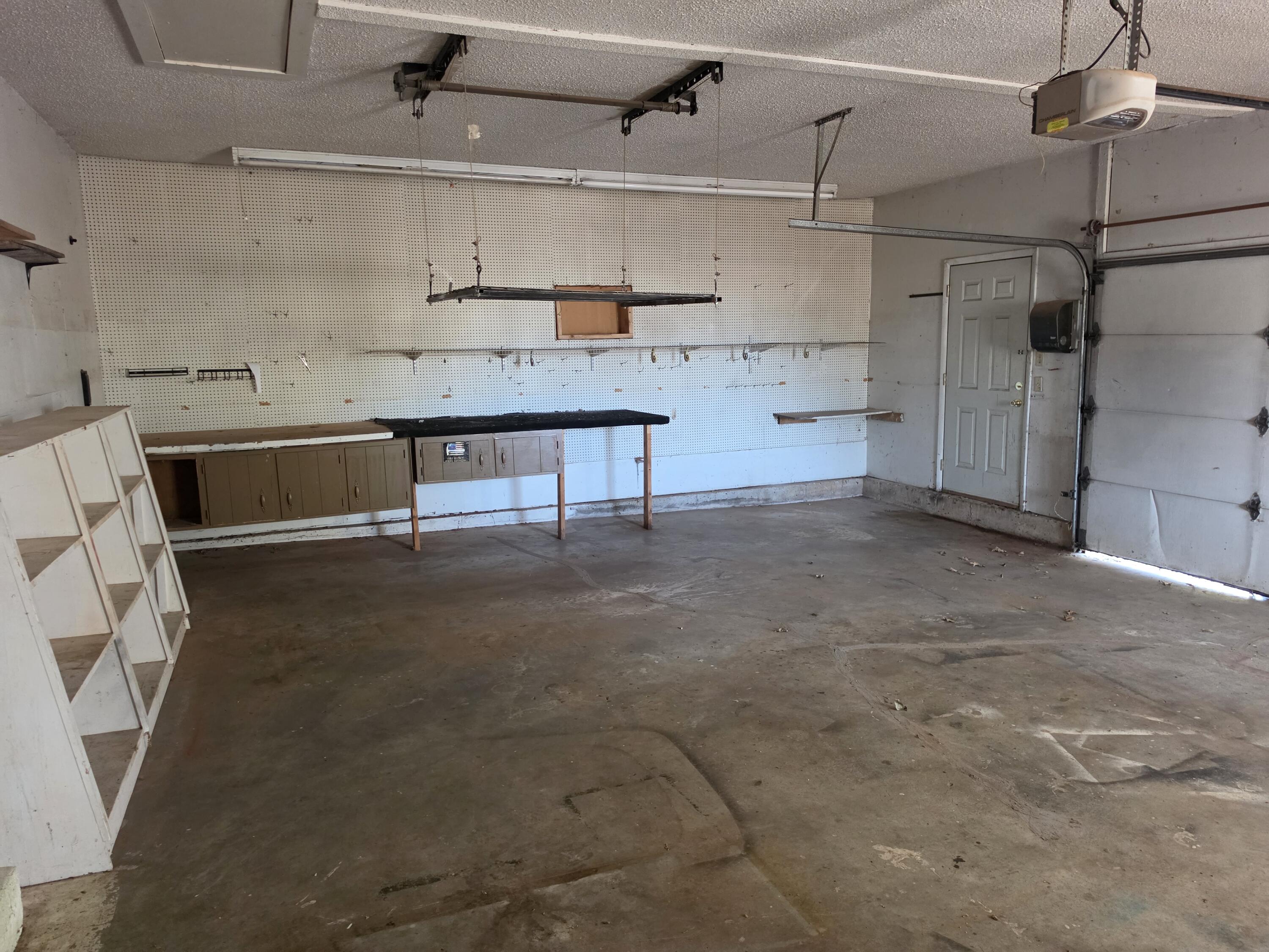 3905 West Farm Road 2 Property Photo 8