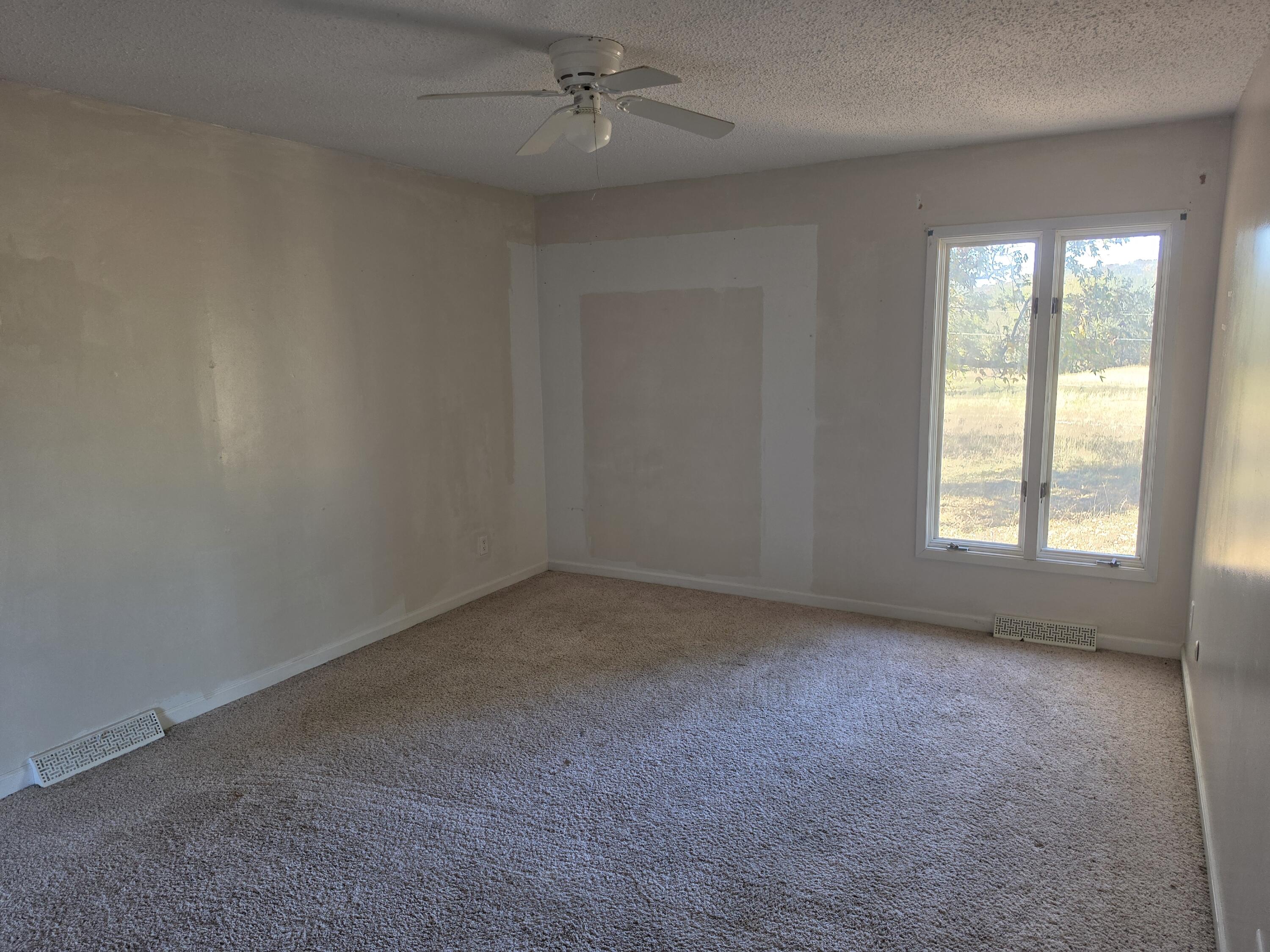 3905 West Farm Road 2 Property Photo 16