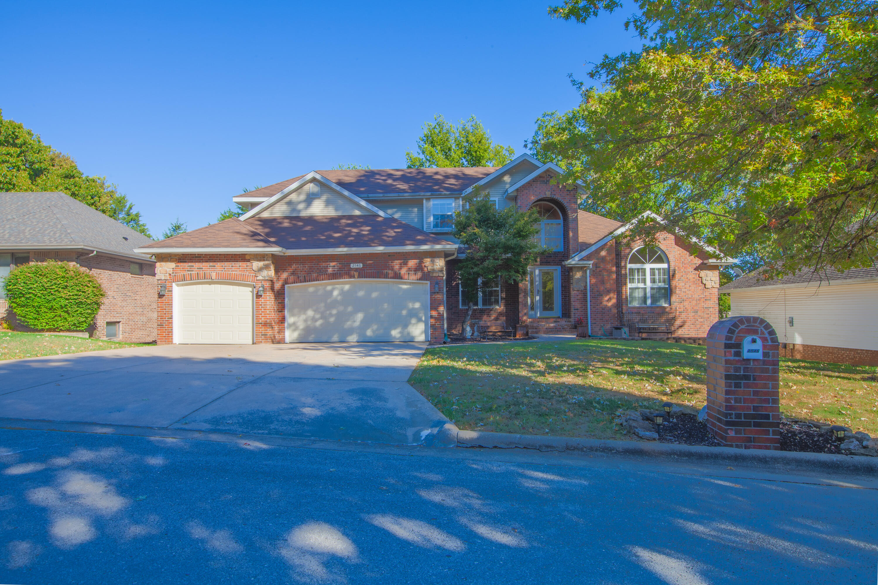 2546 South Chapel Drive Property Photo 1