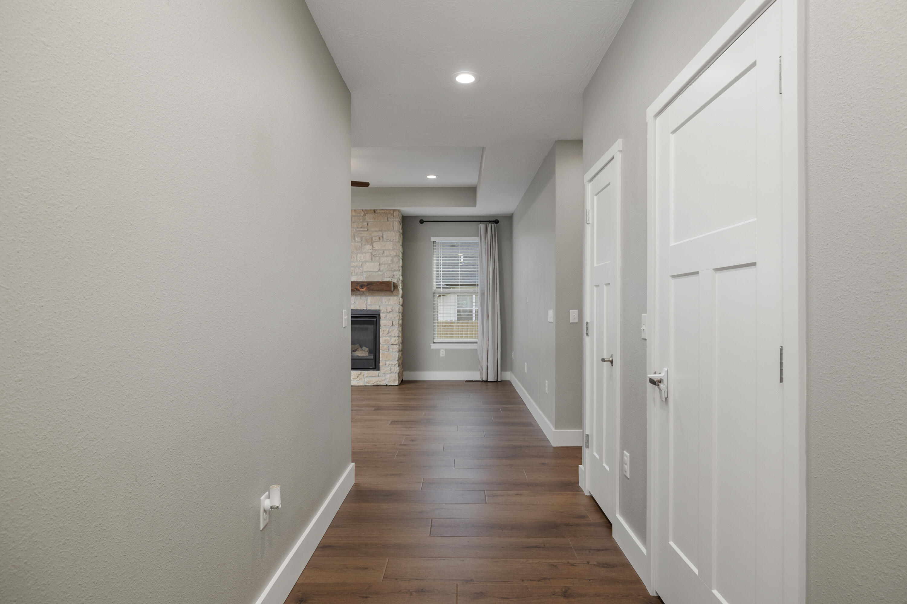 1910 East Whetstone Drive Property Photo 4