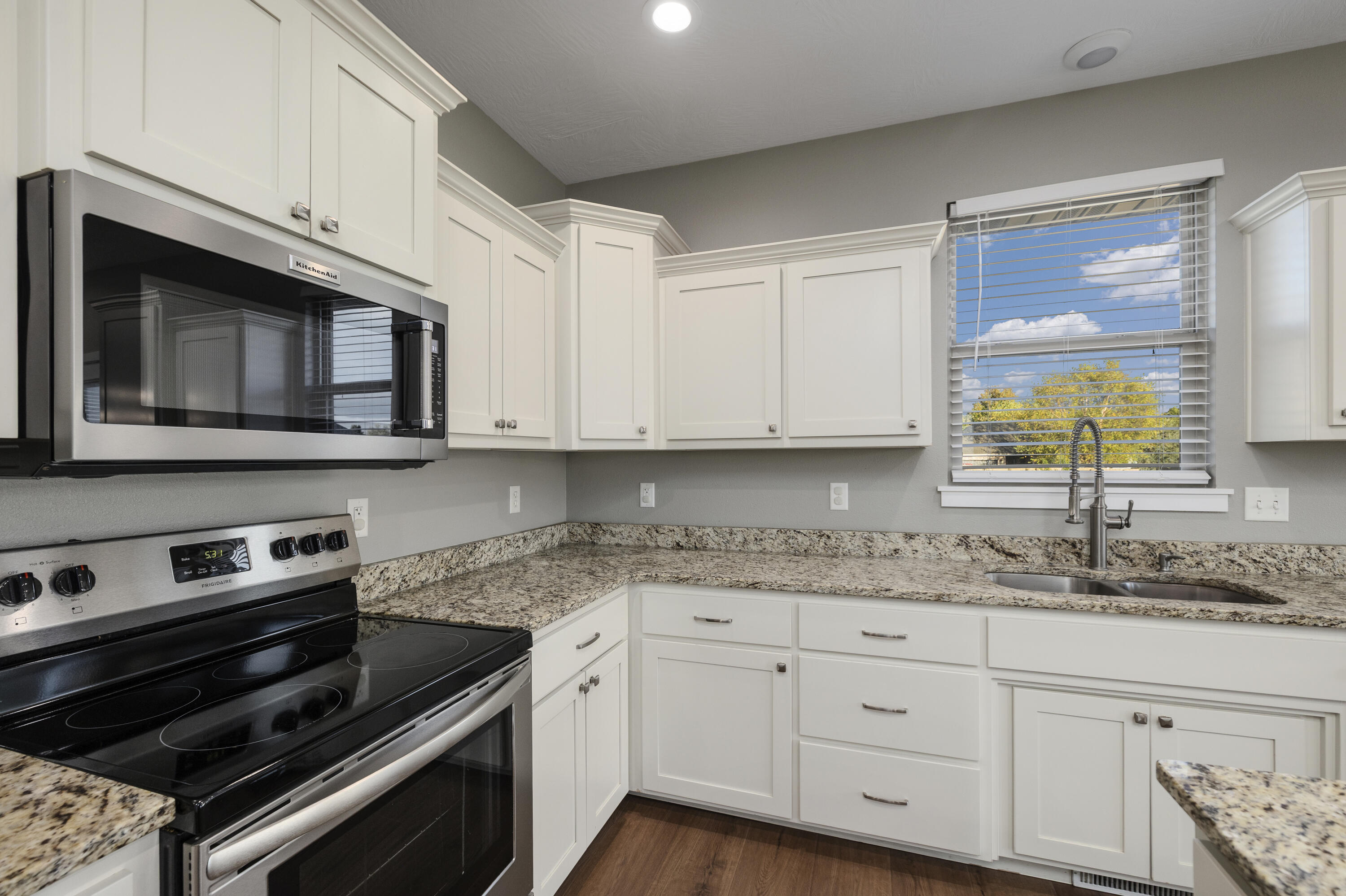 1910 East Whetstone Drive Property Photo 14