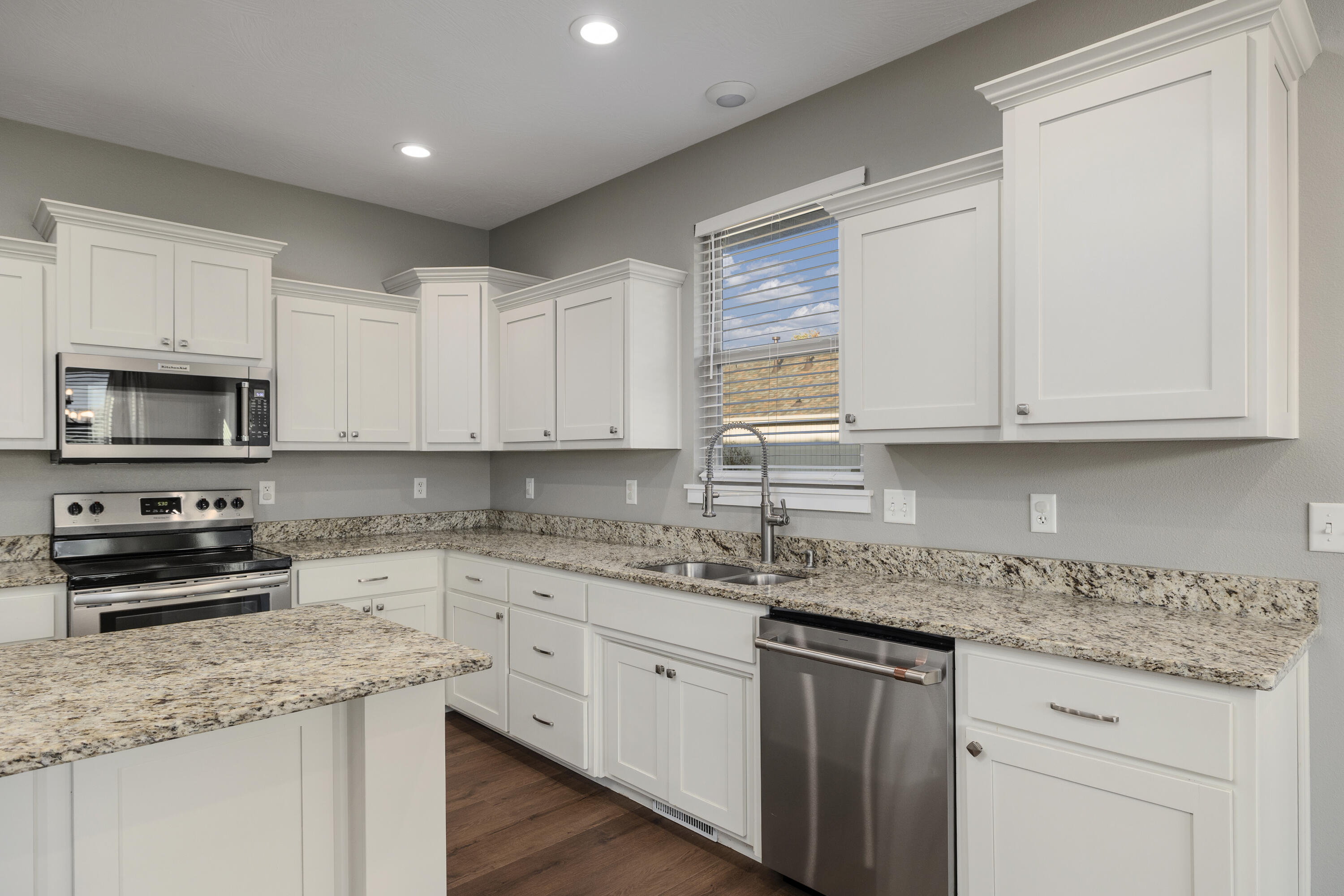 1910 East Whetstone Drive Property Photo 15