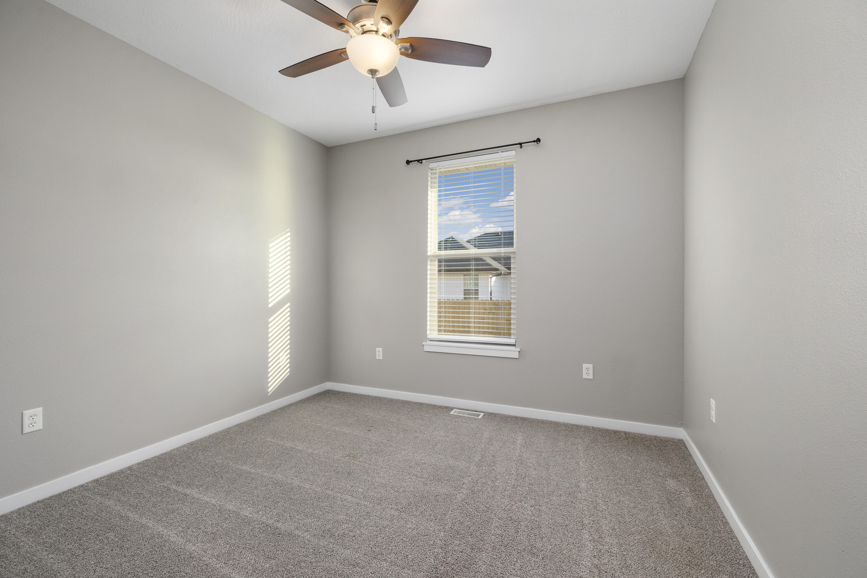 1910 East Whetstone Drive Property Photo 32