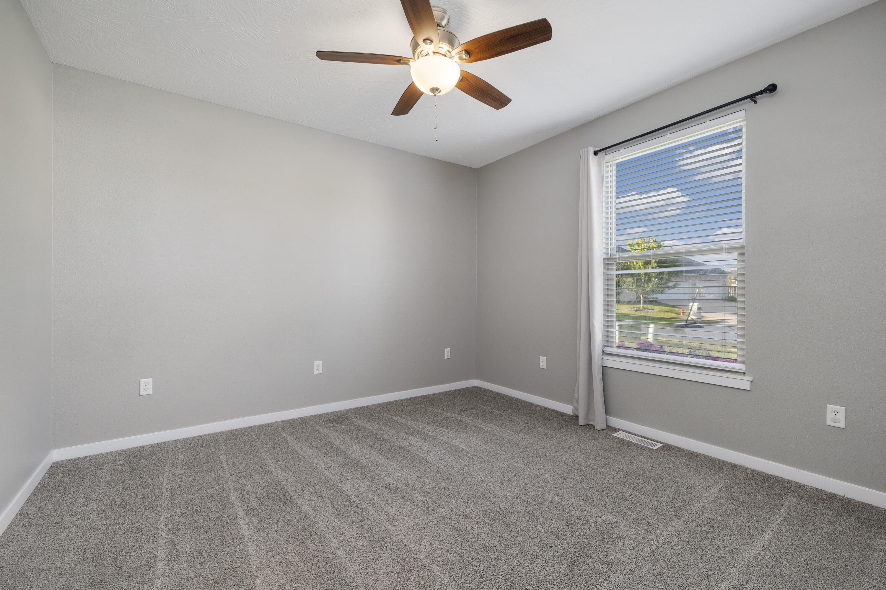 1910 East Whetstone Drive Property Photo 39