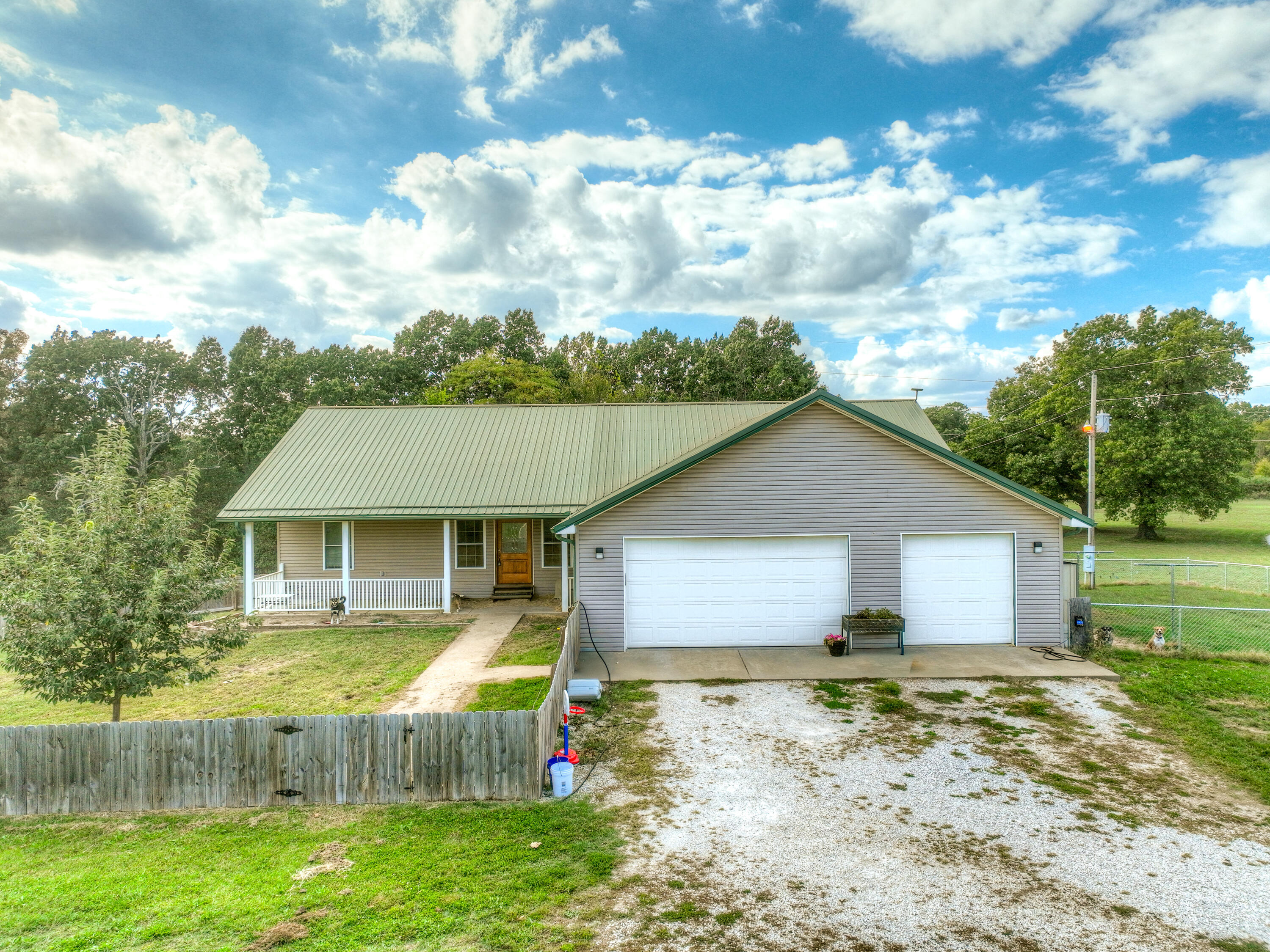 773 East Road Property Photo 1