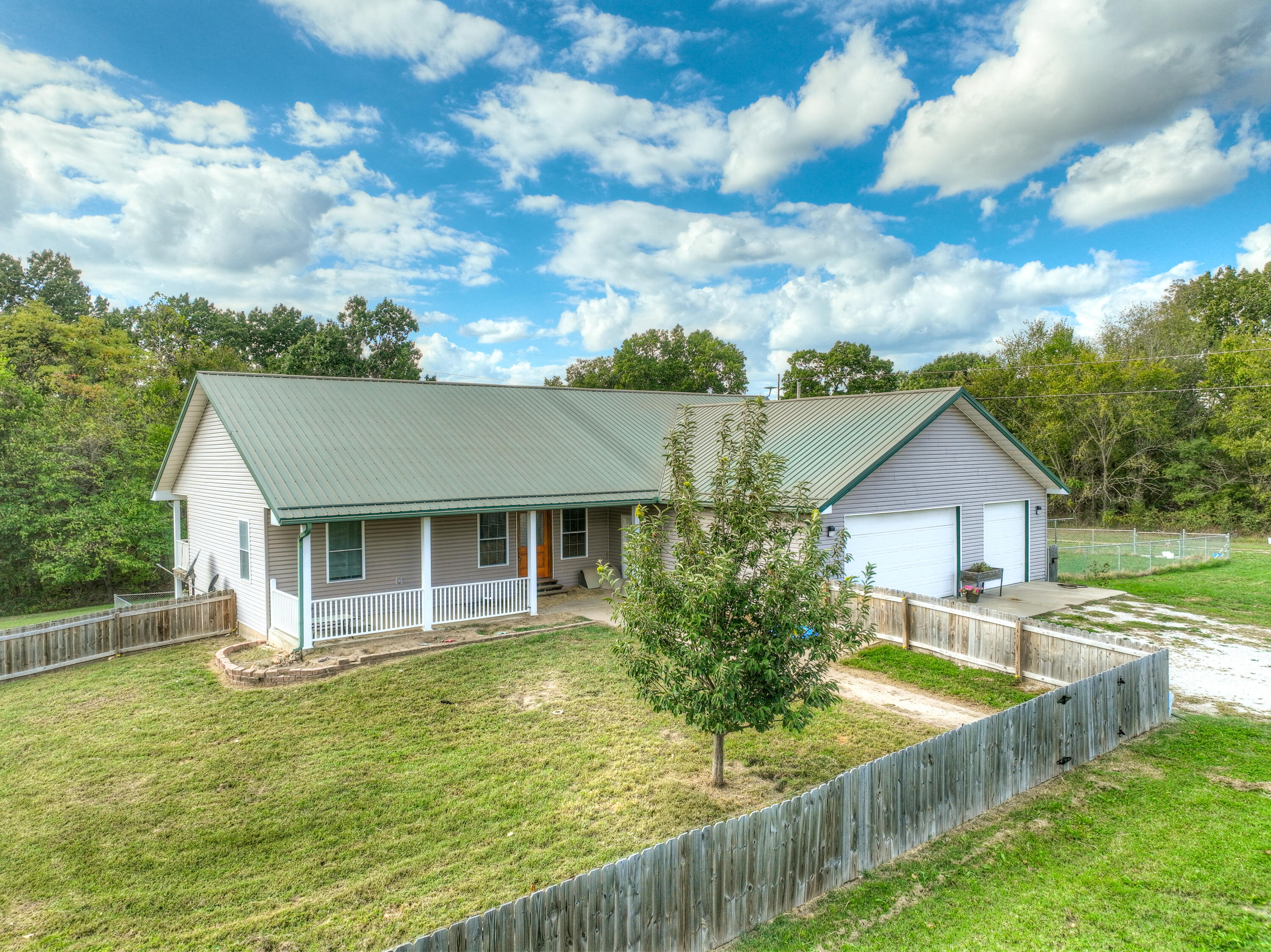 773 East Road Property Photo 3