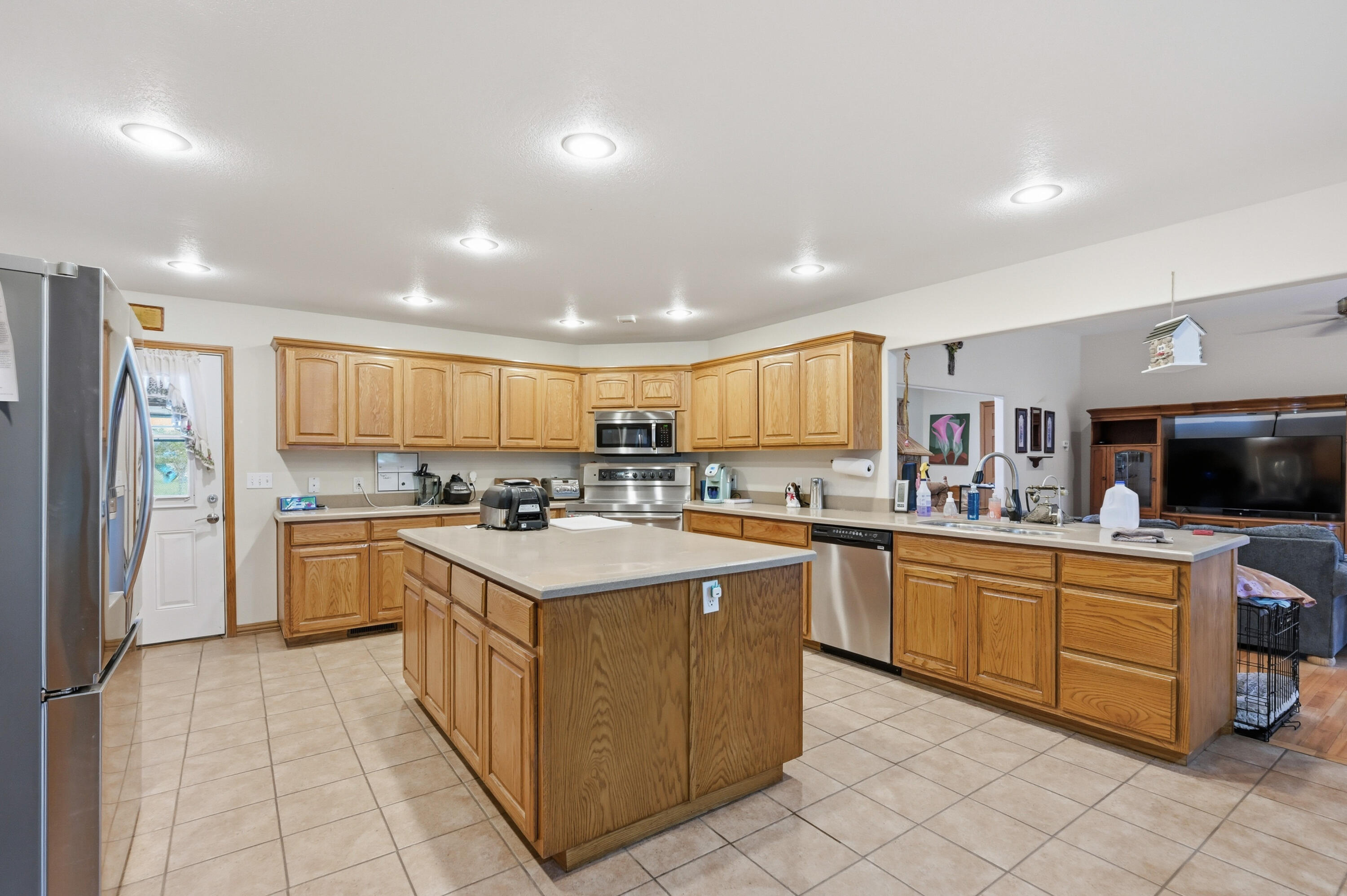 773 East Road Property Photo 6