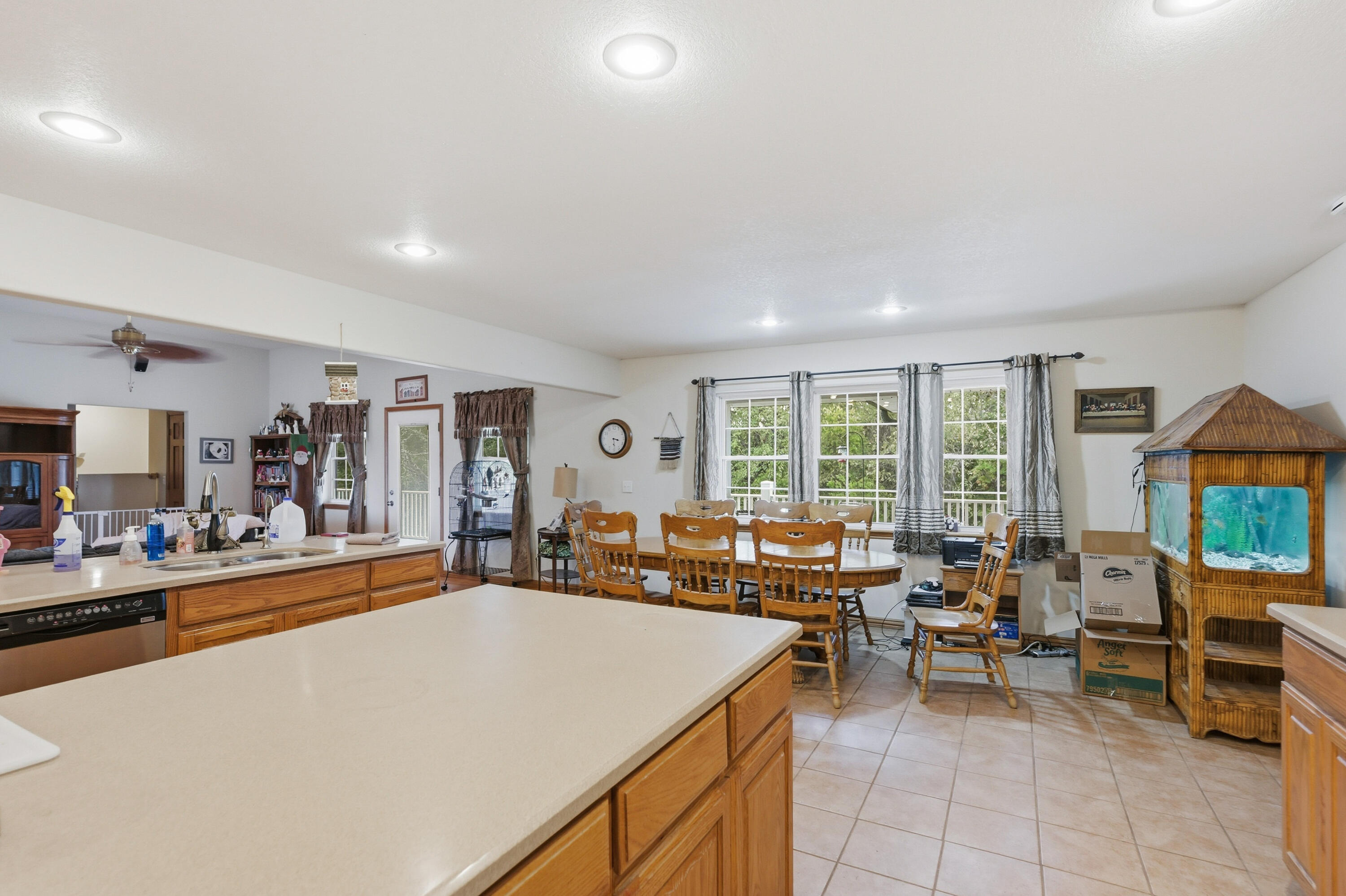 773 East Road Property Photo 8