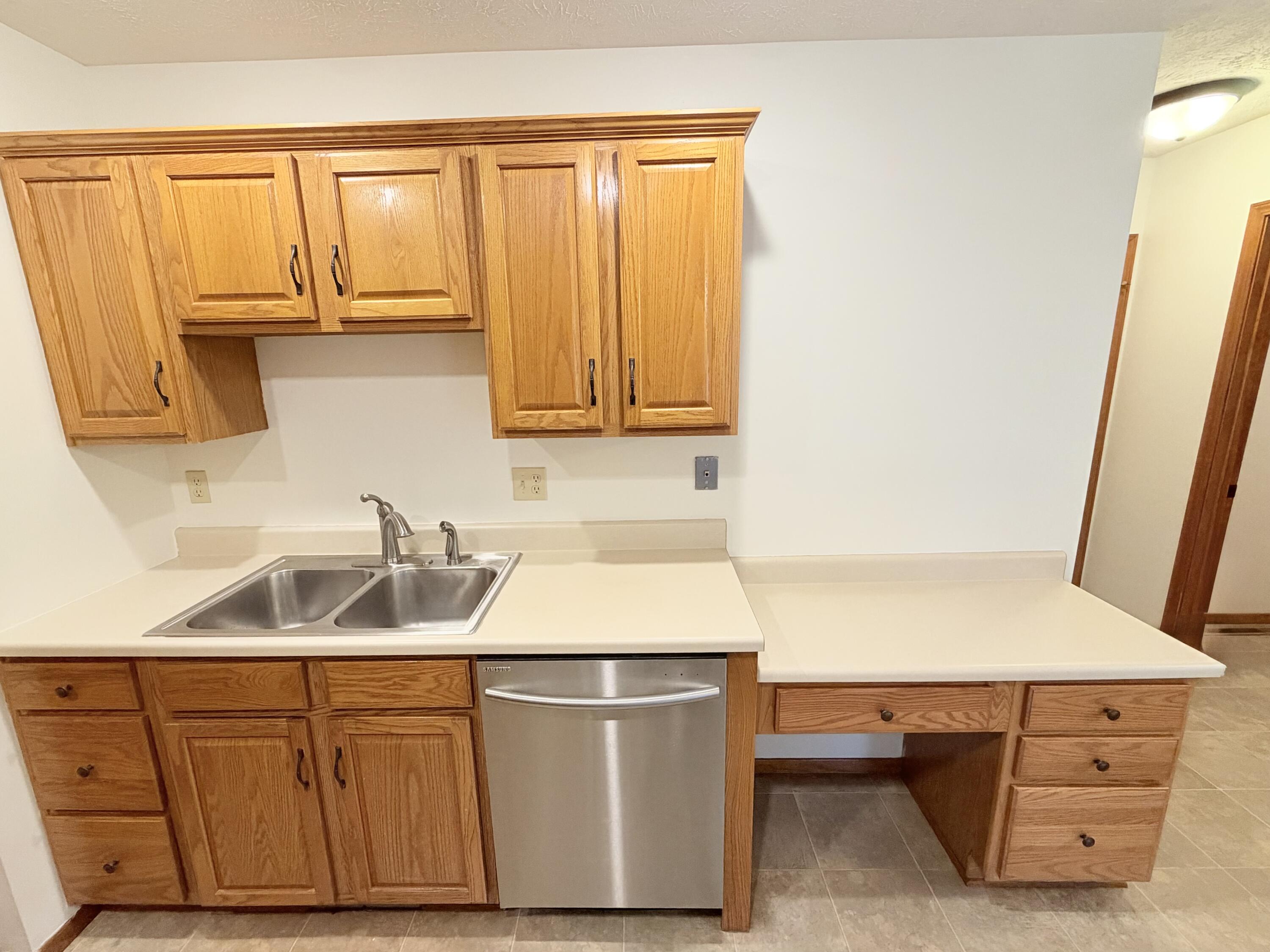 4210 South Mentor Avenue Property Photo 11
