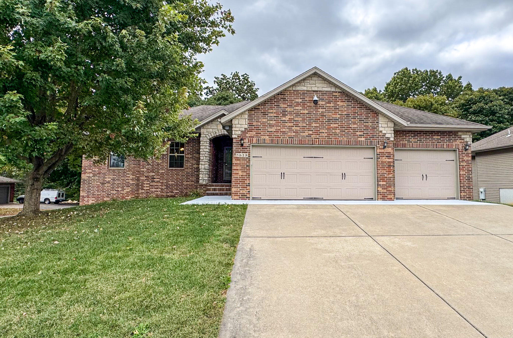 5618 East Pearson Parkway Property Photo 1