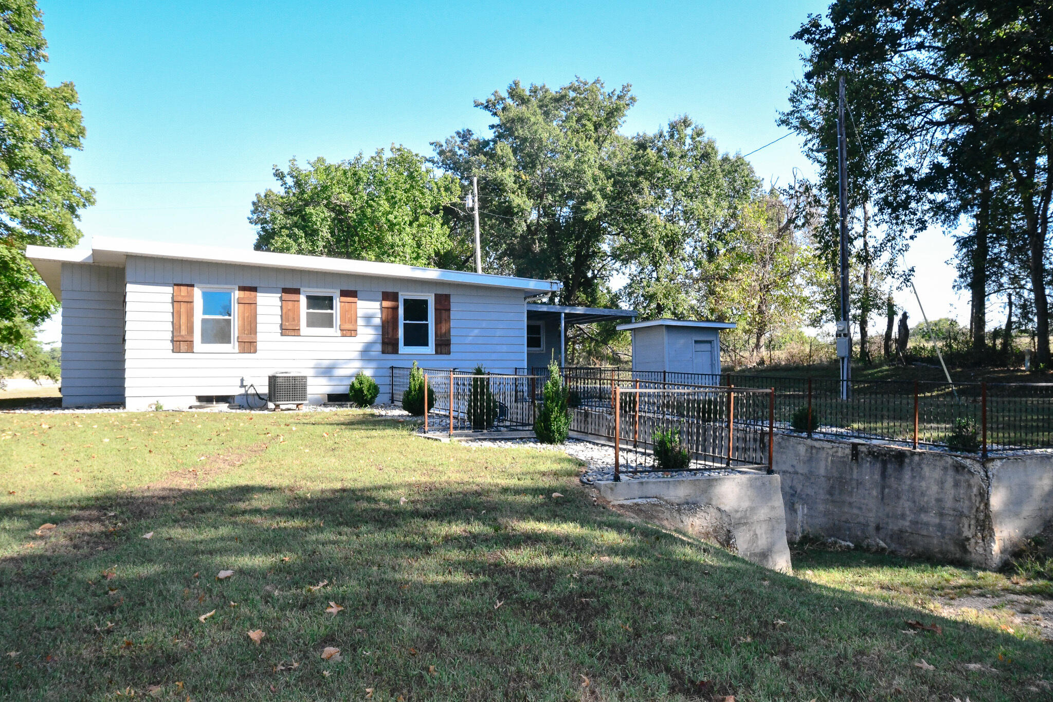 4100 State Highway D Property Photo 3