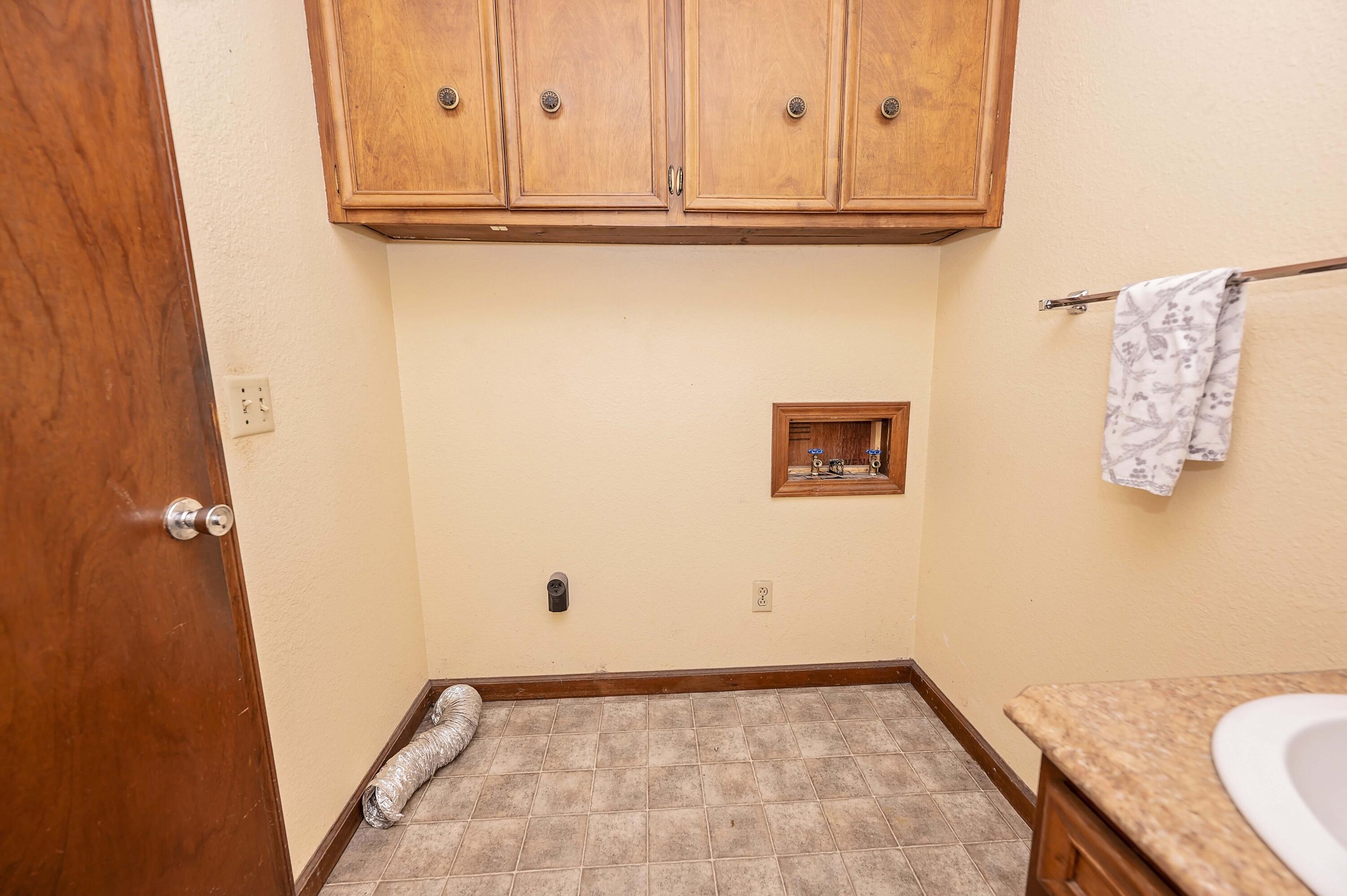 3550 North Rogers Avenue Property Photo 16
