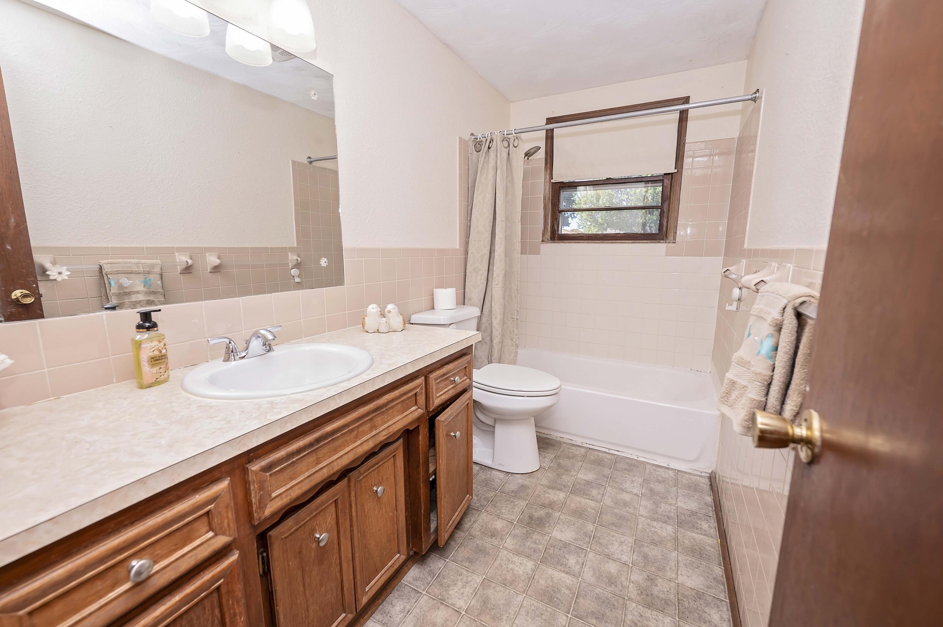 3550 North Rogers Avenue Property Photo 25